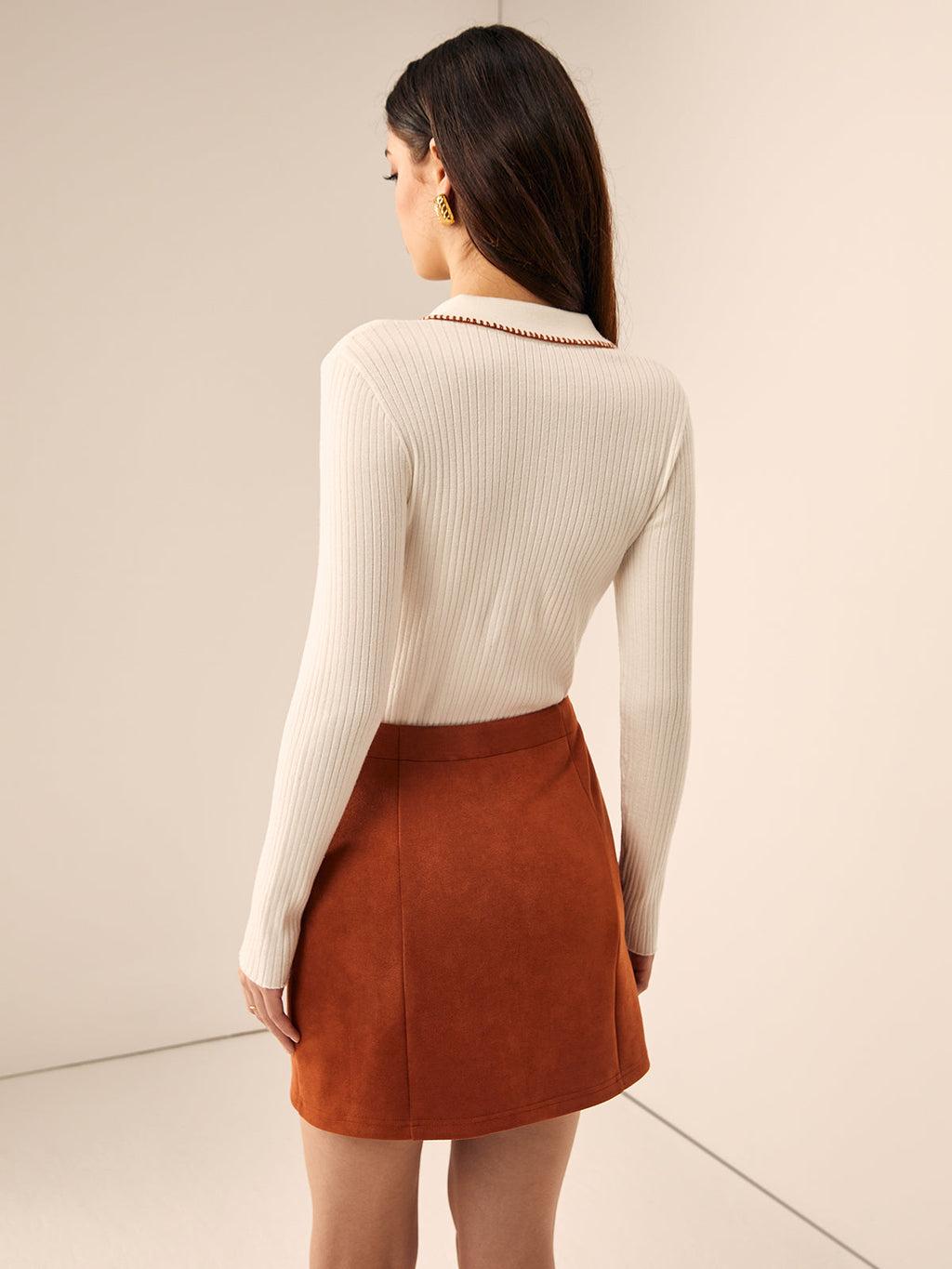 İşlemeli Kenar Düğme Yaka Örgü Üst