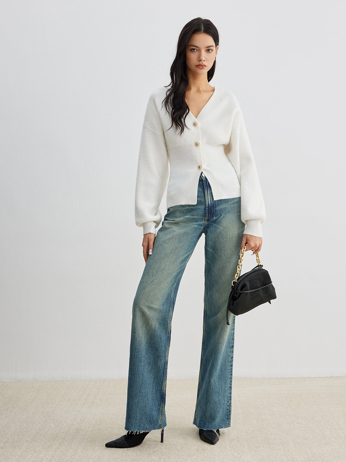 Şık Düğmeli Yırtmaçlı Büzgülü Hırka