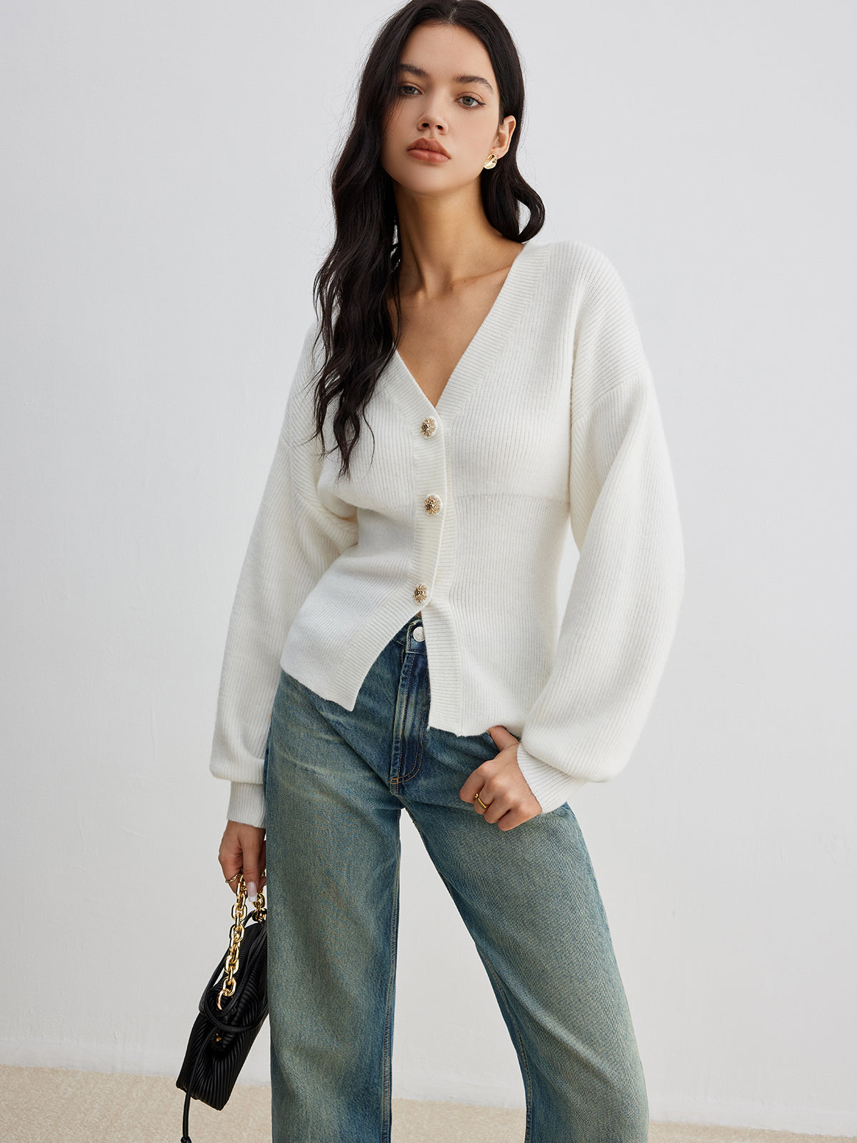 Şık Düğmeli Yırtmaçlı Büzgülü Hırka