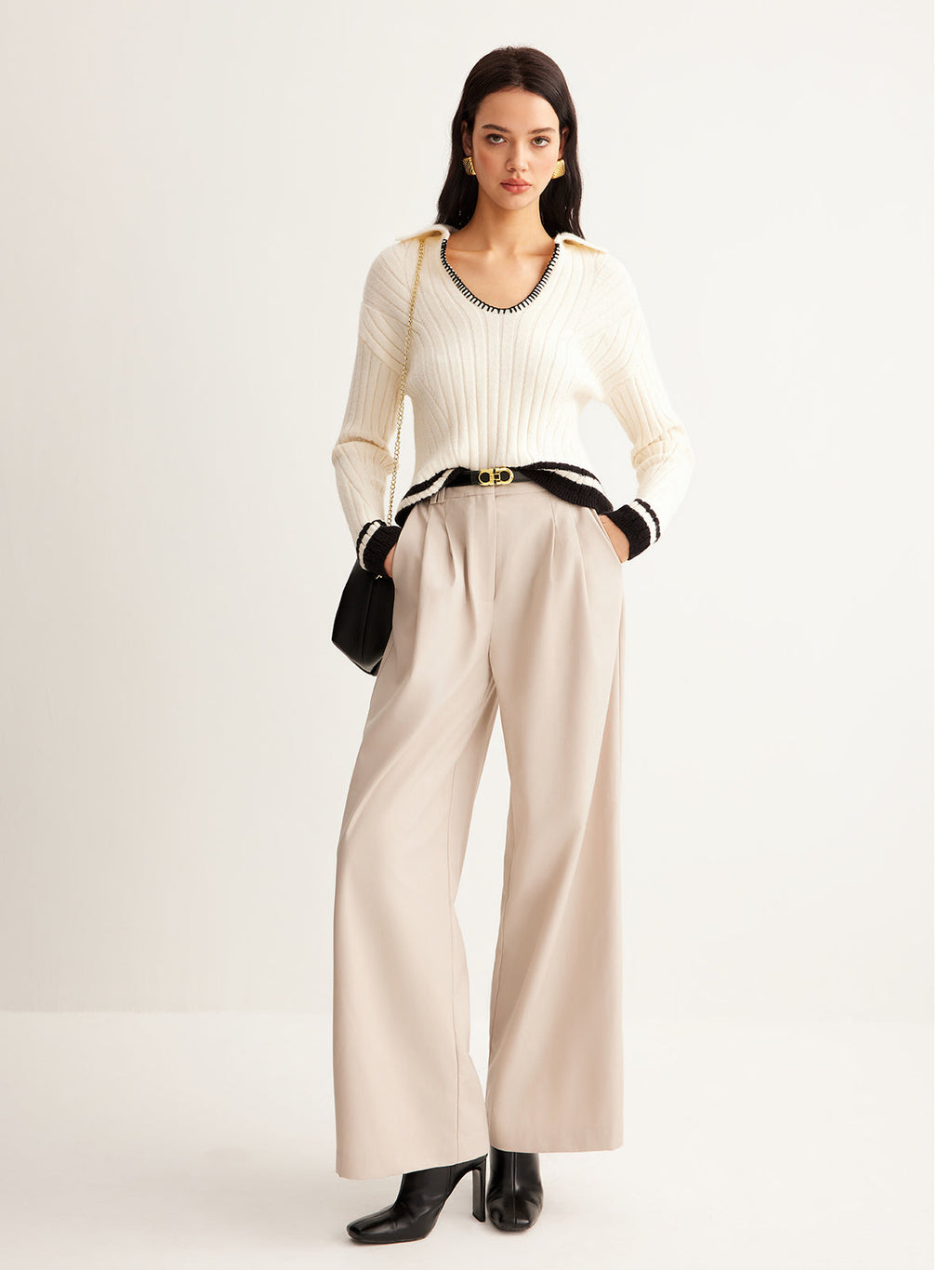 İşlemeli Kontrast Kenarlı Rahat Kazak