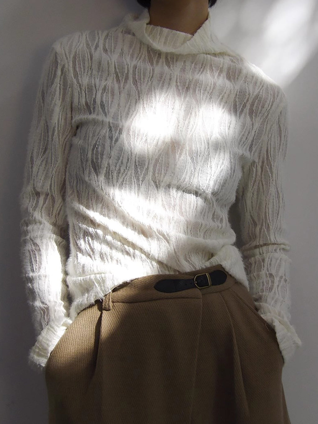 Sahte Yaka Yarı Şeffaf Plisse Üst