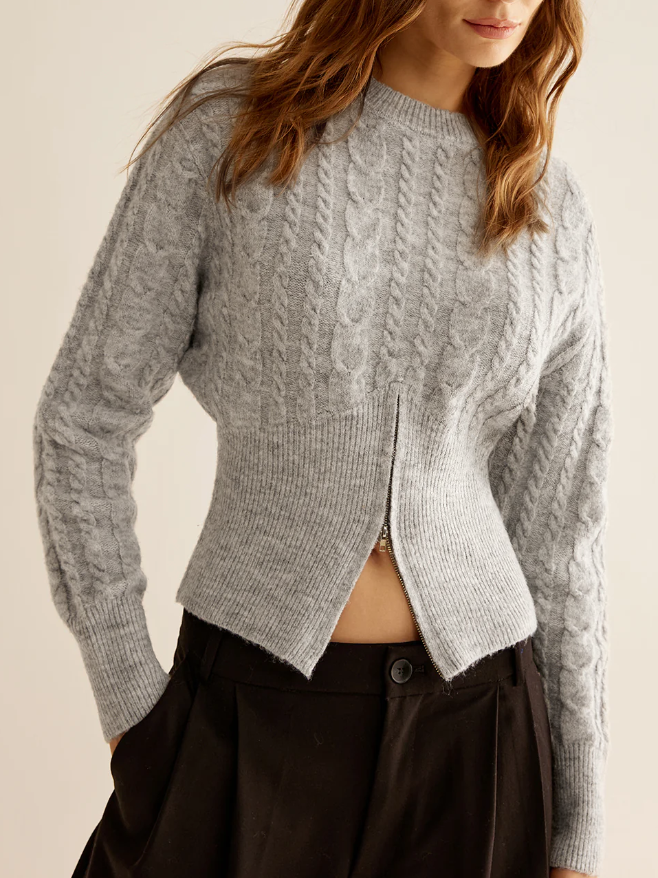 Yuvarlak Yaka Fermuarlı Tasarım Kazak