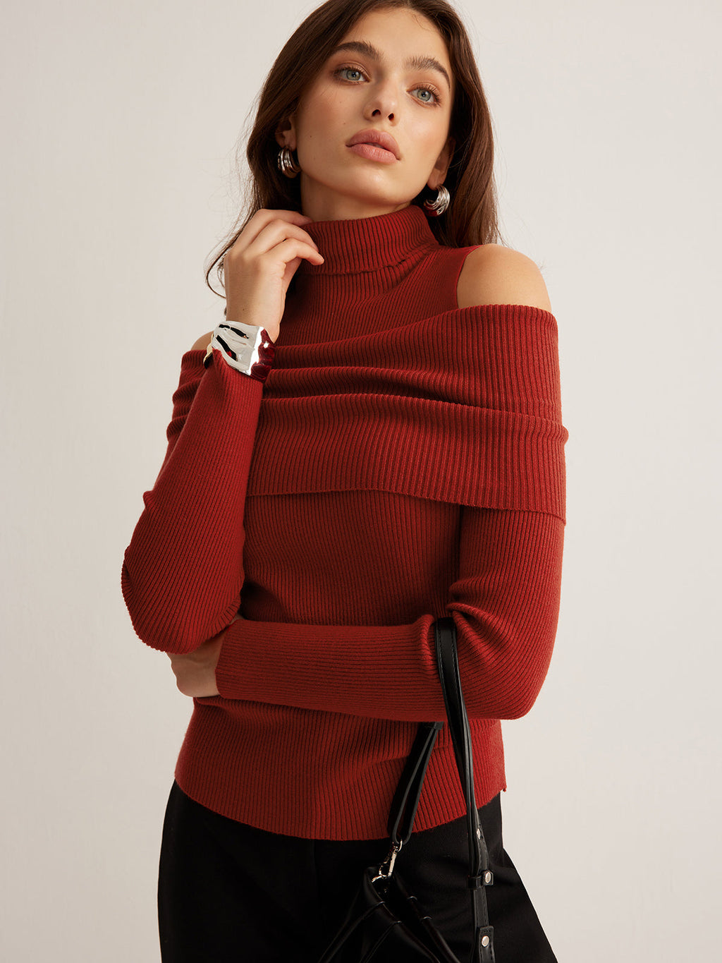 Şık Turtleneck Kesikli Örgü Üst