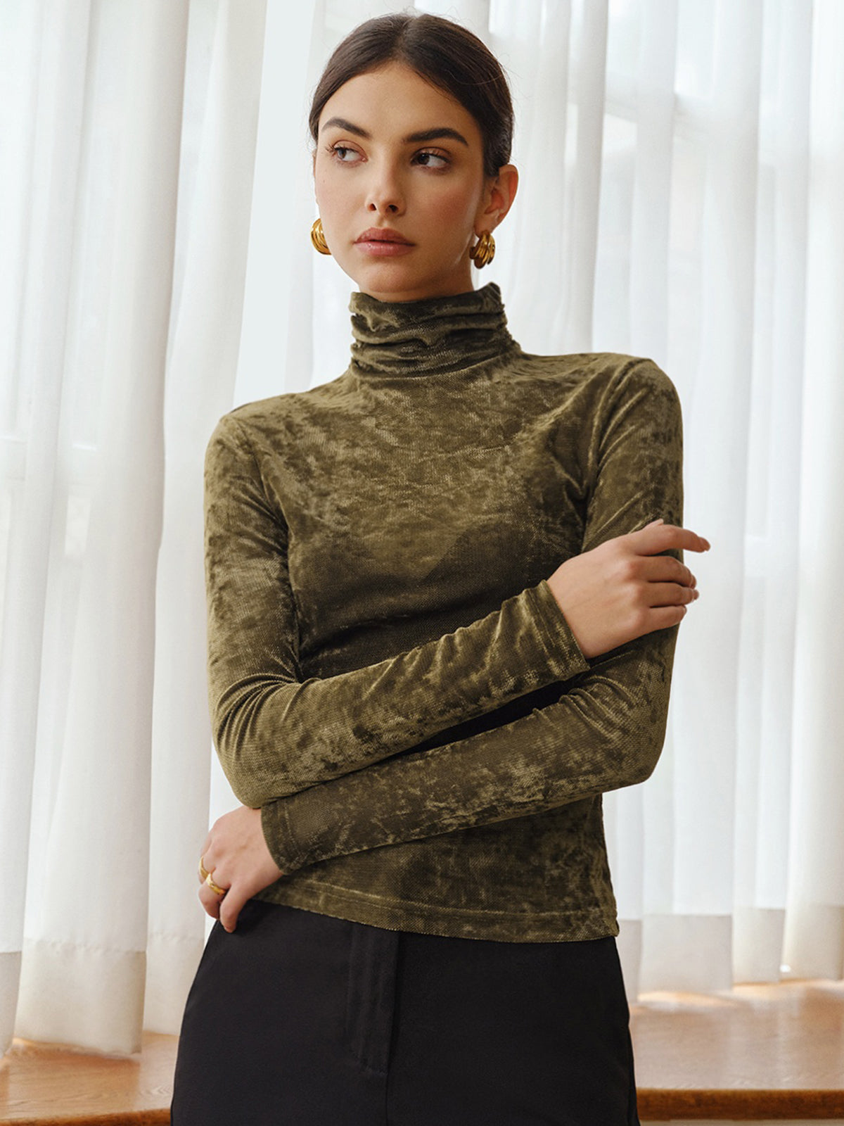 Turtleneck Yarı Şeffaf Kadife Üst