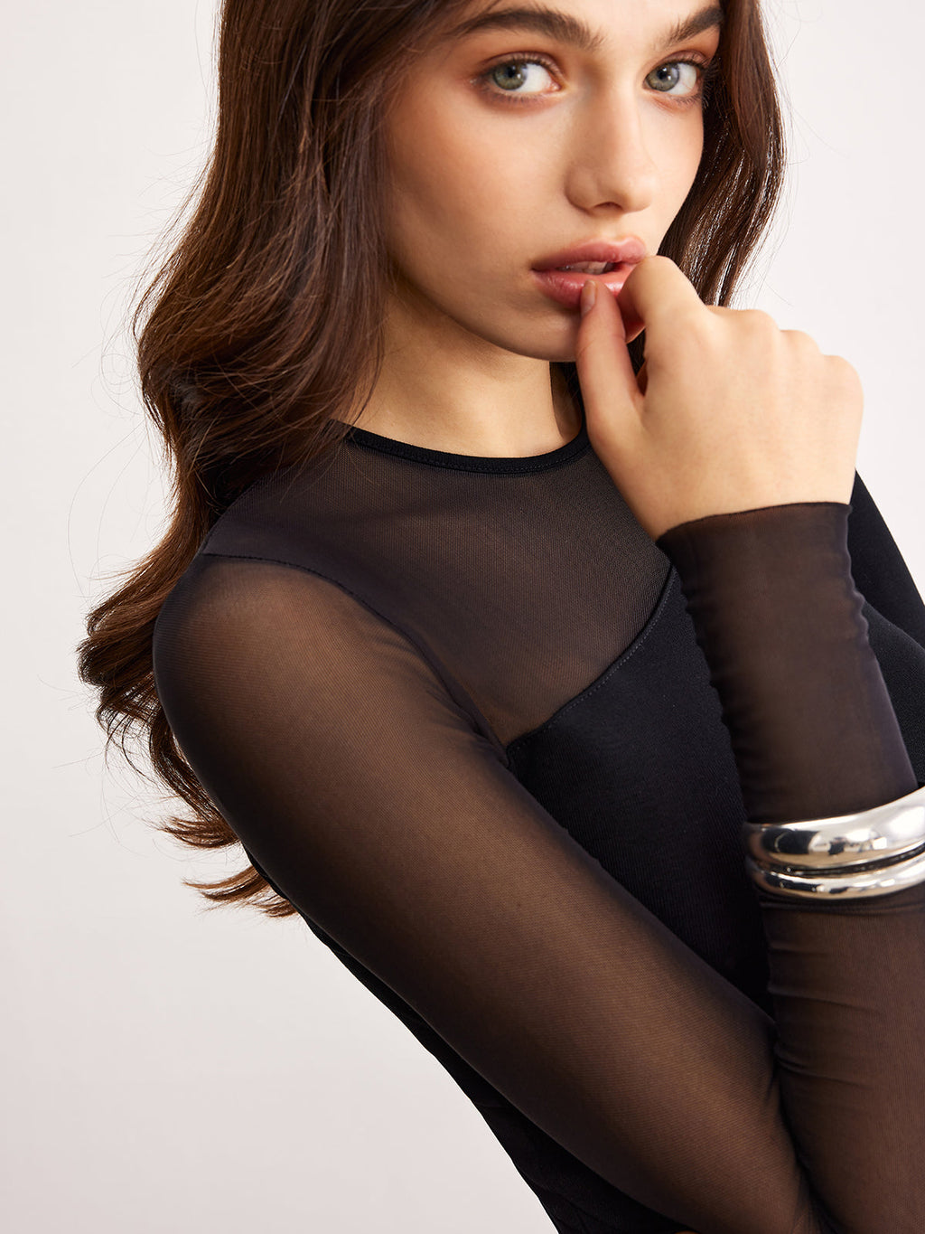 Asimetrik Şeffaf Panel Jersey Üst