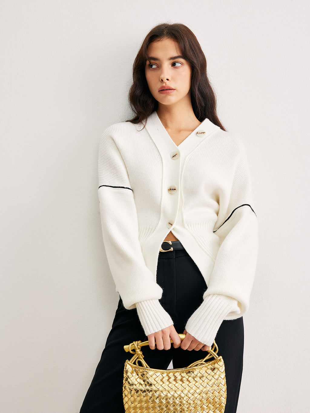 Şık Kontrast Boru Düğmeli Hırka