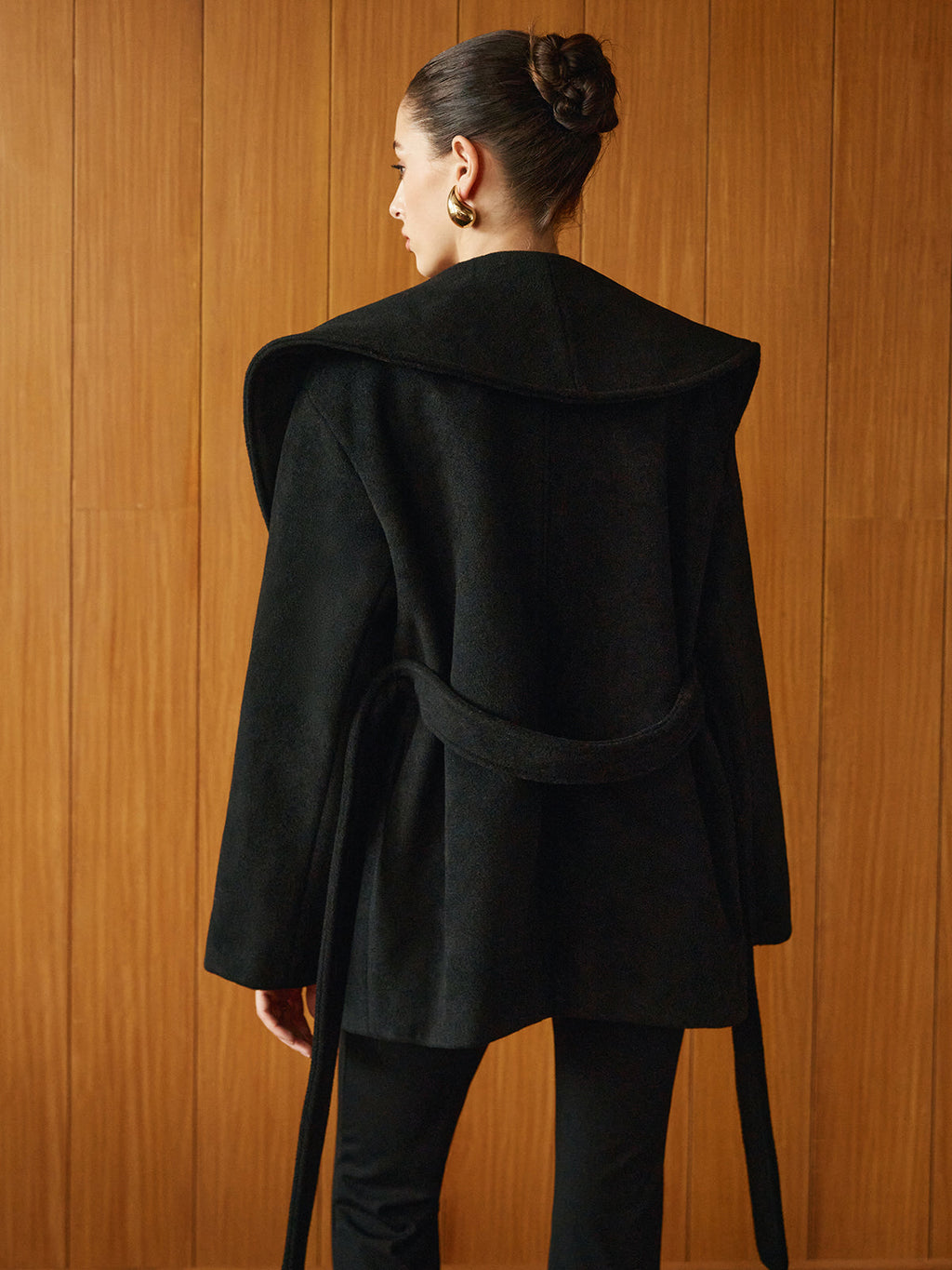 Büyük Yaka Kemerli Mont