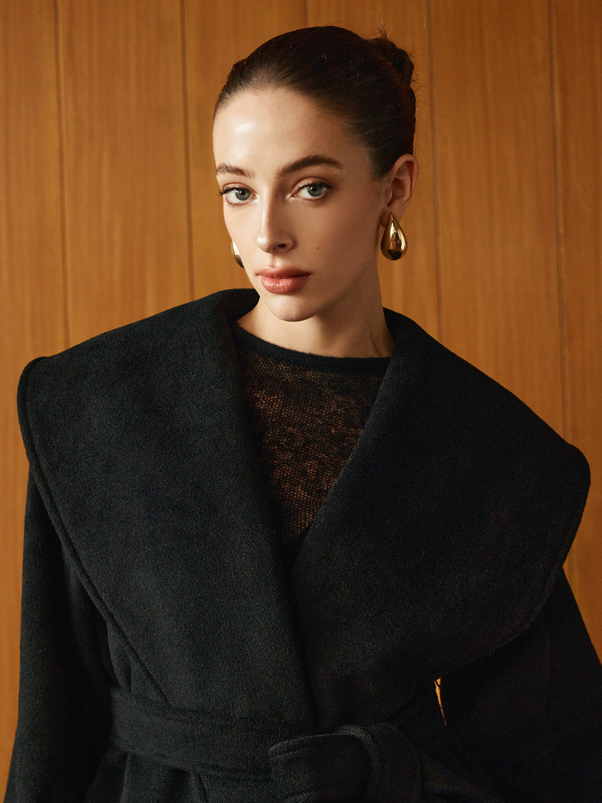 Büyük Yaka Kemerli Mont