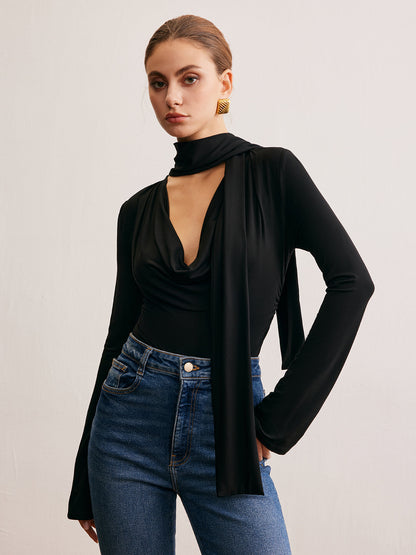 Kapşonlu Yaka Kurdeleli Tişört