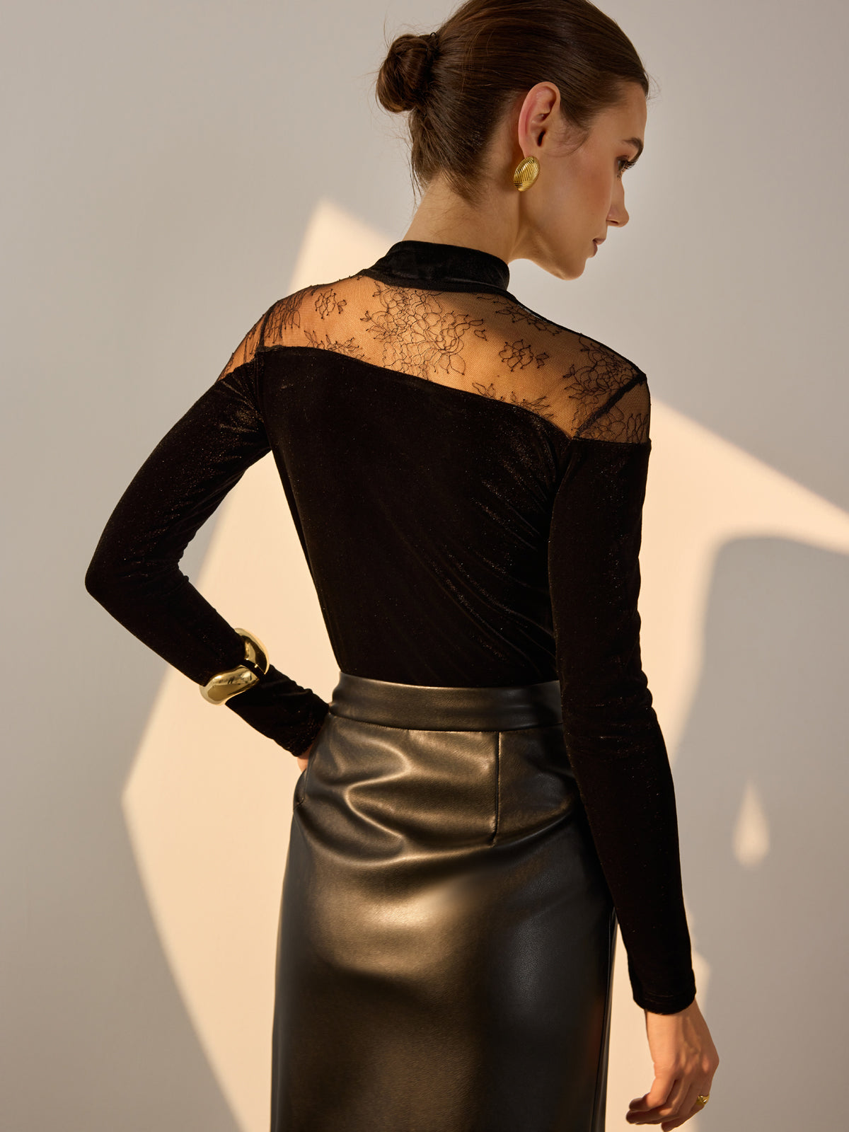 Şeffaf Dantel Panel Kadife İnce Bluz