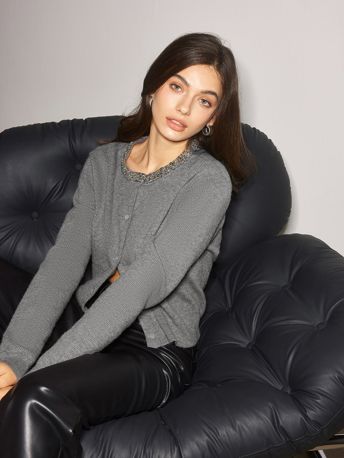 Taşlı Yaka Göğüslü Hırka