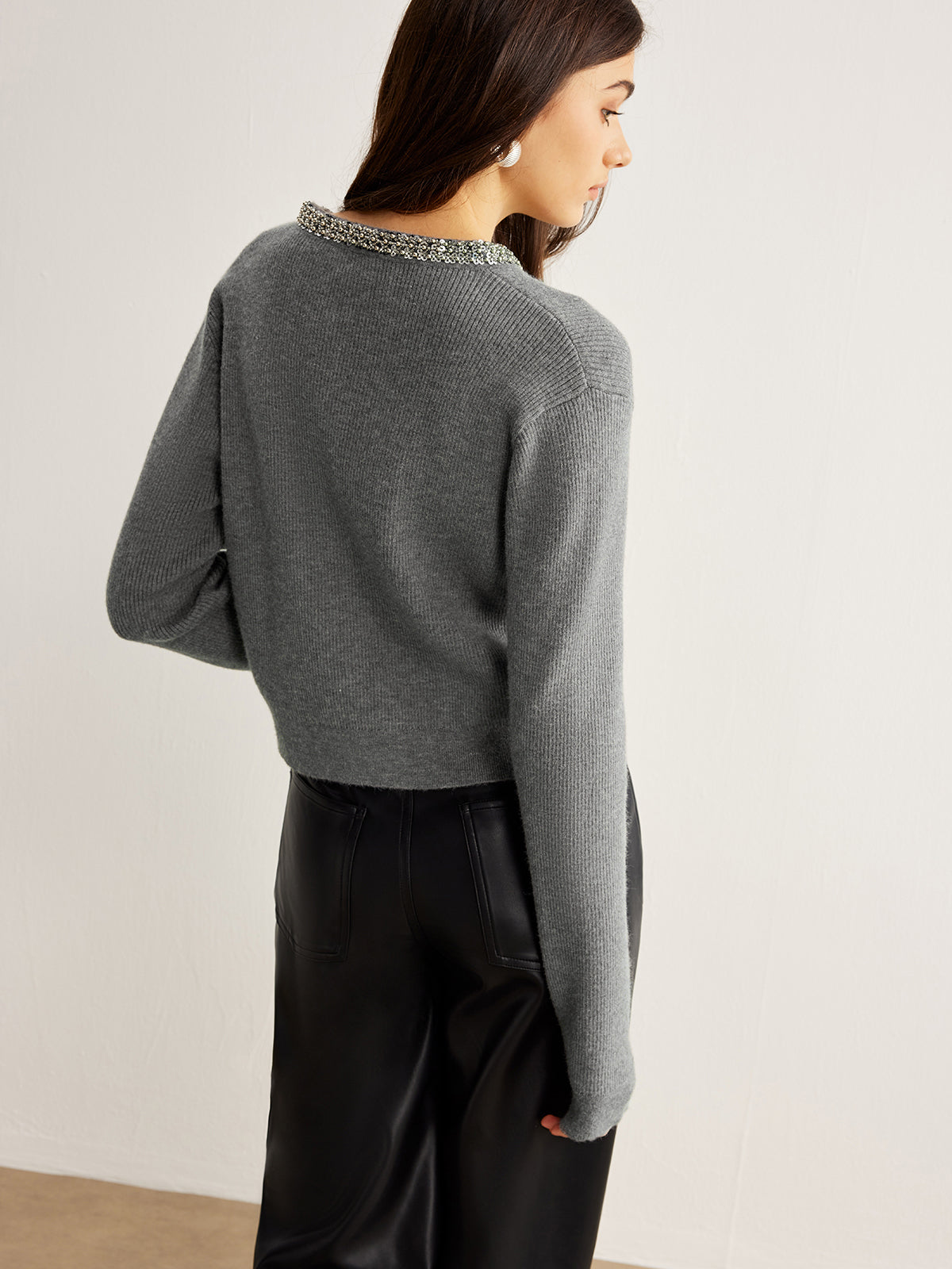 Taşlı Yaka Göğüslü Hırka