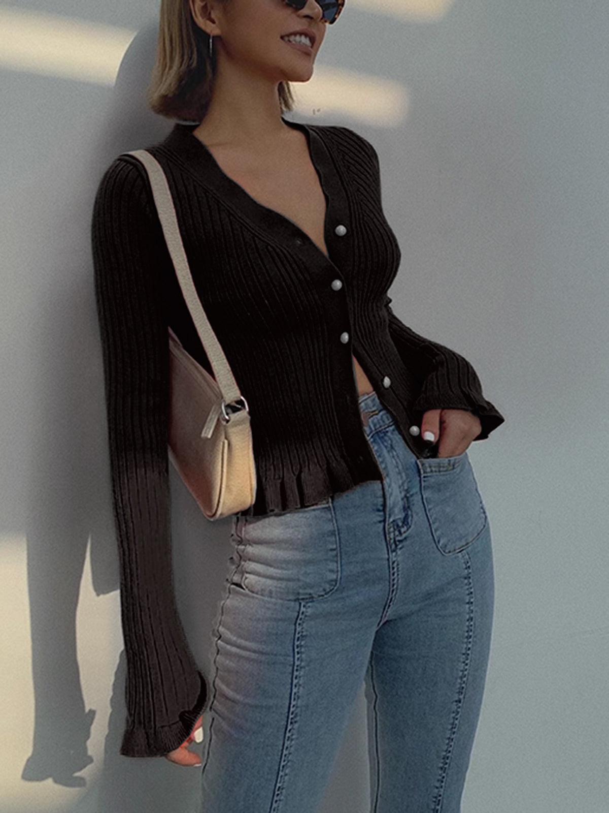 Fırfırlı Kenar İnci Düğmeli Uzun Kollu Hırka