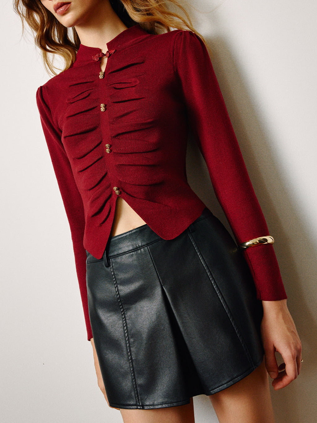 Düğme Detay Pliseli Bluz