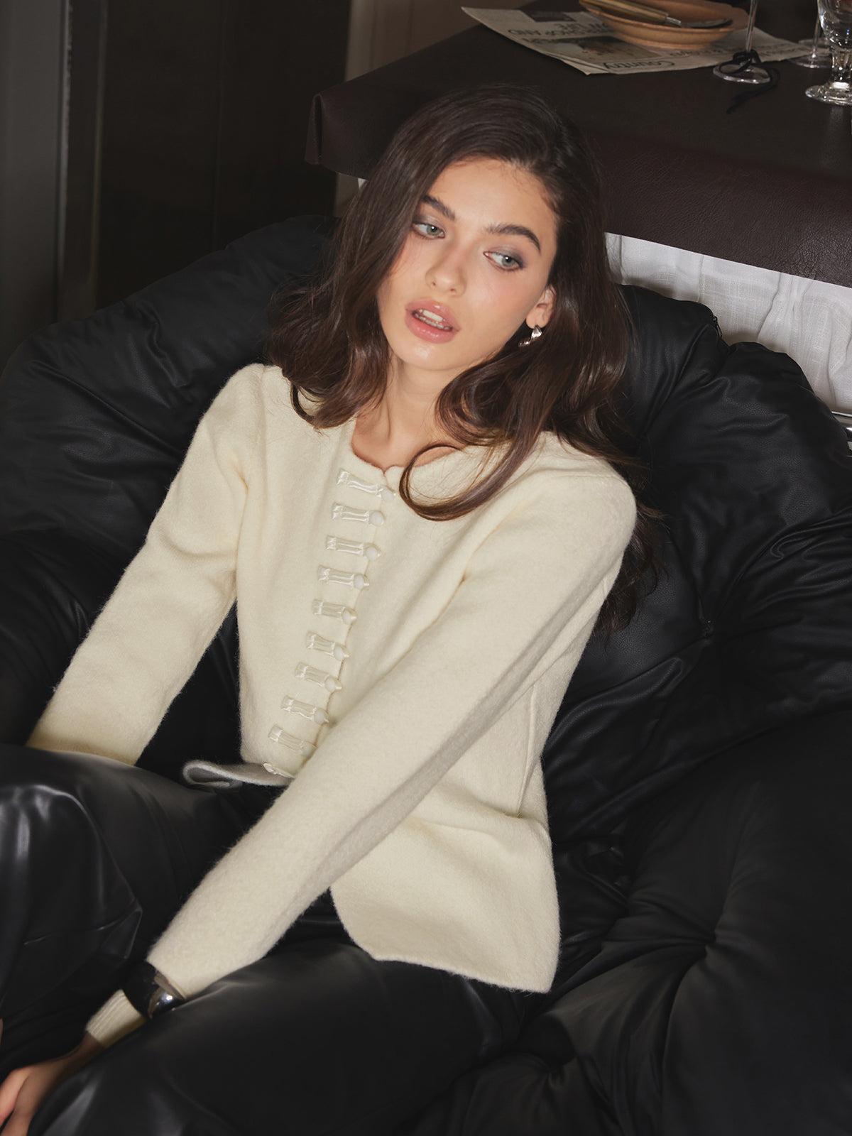 Yuvarlak Yaka Düğüm Düğmeli Örgü Üst