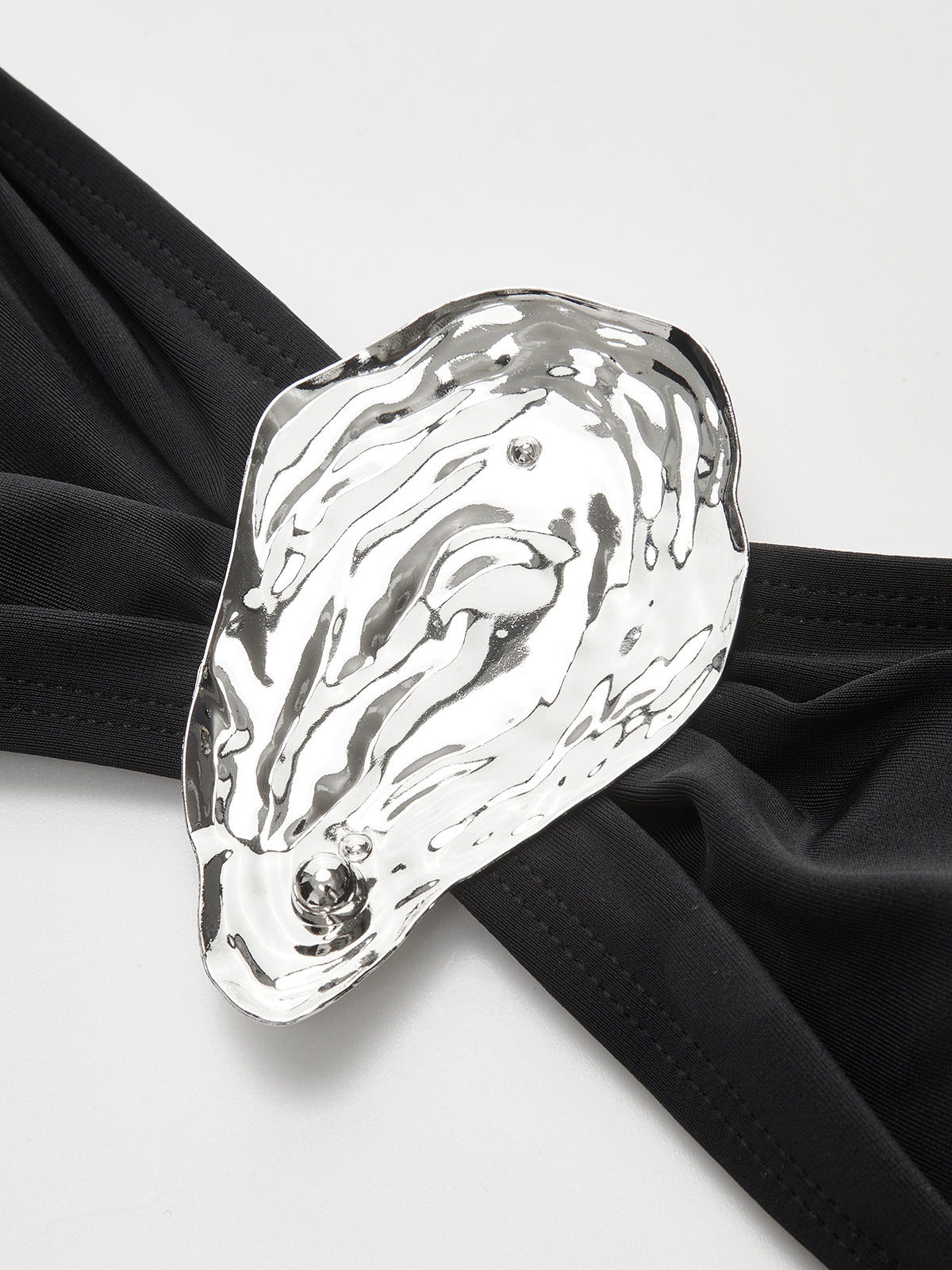 Metal Aksanlı Ön Bağcıklı Bikini Takımı