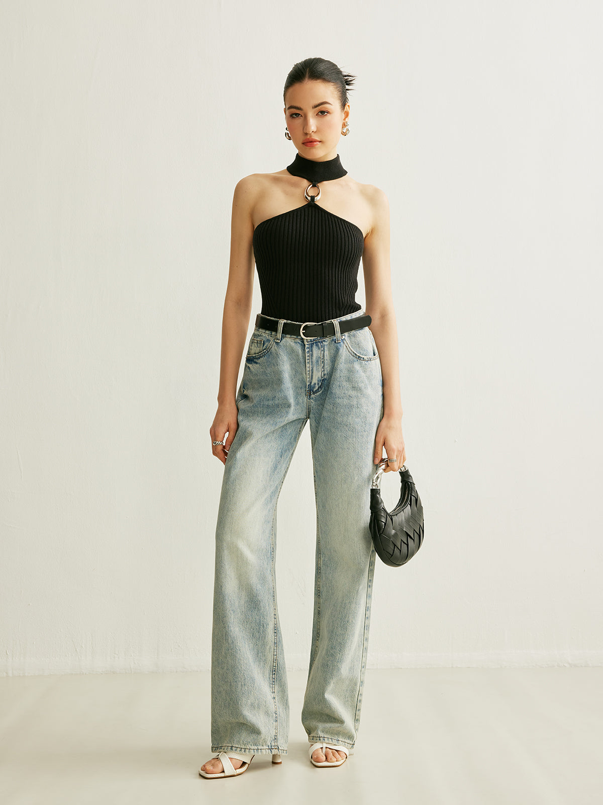 Halka Detayı Yivli Askılı Üst