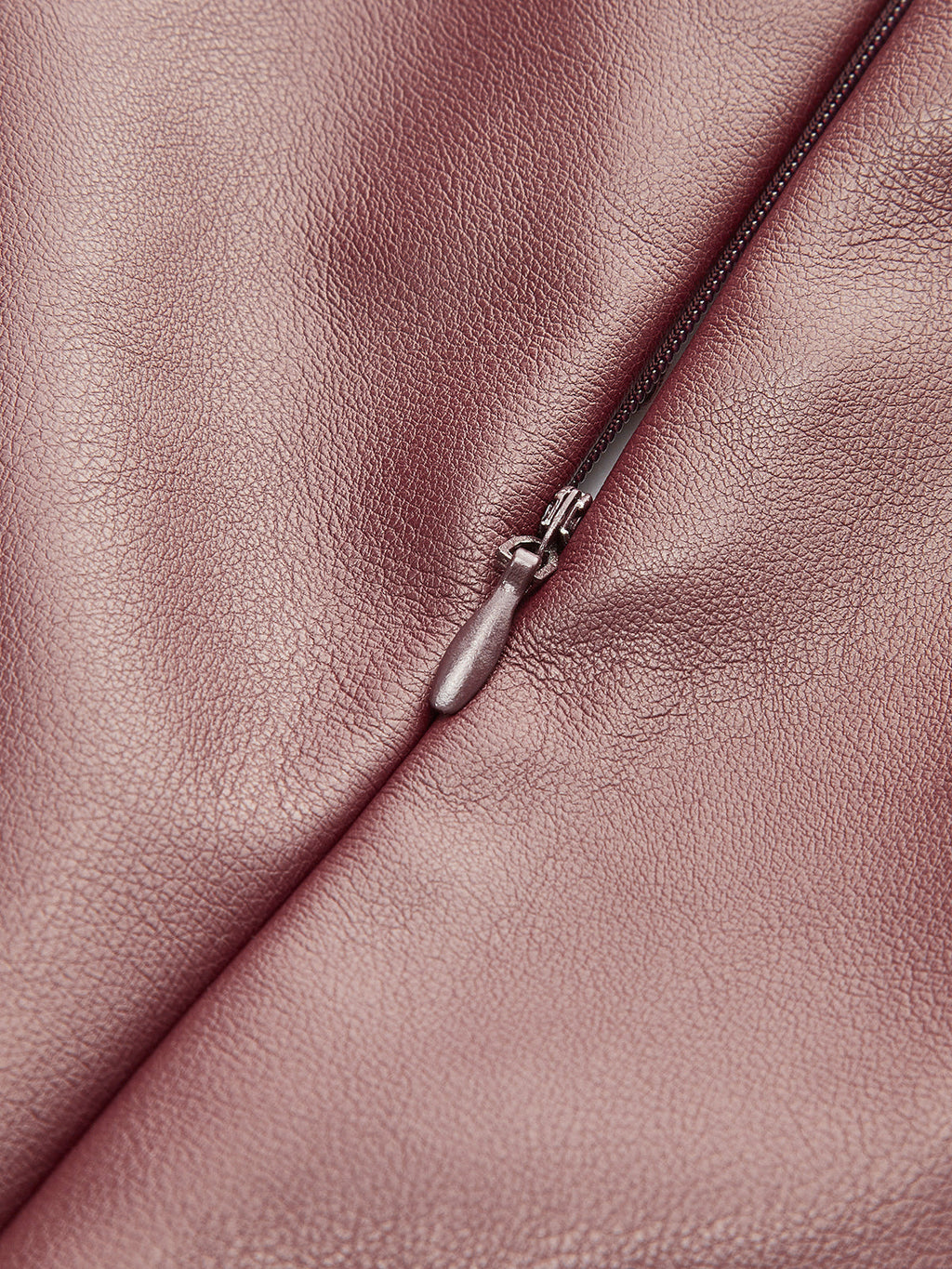 Anahtar Deliği Yaka Pileli Pu Deri İnce Elbise