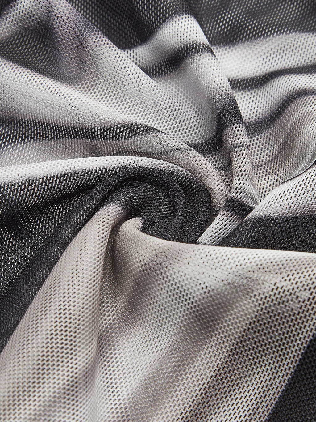 Yarı Şeffaf Geometrik Baskılı File Jersey Üst