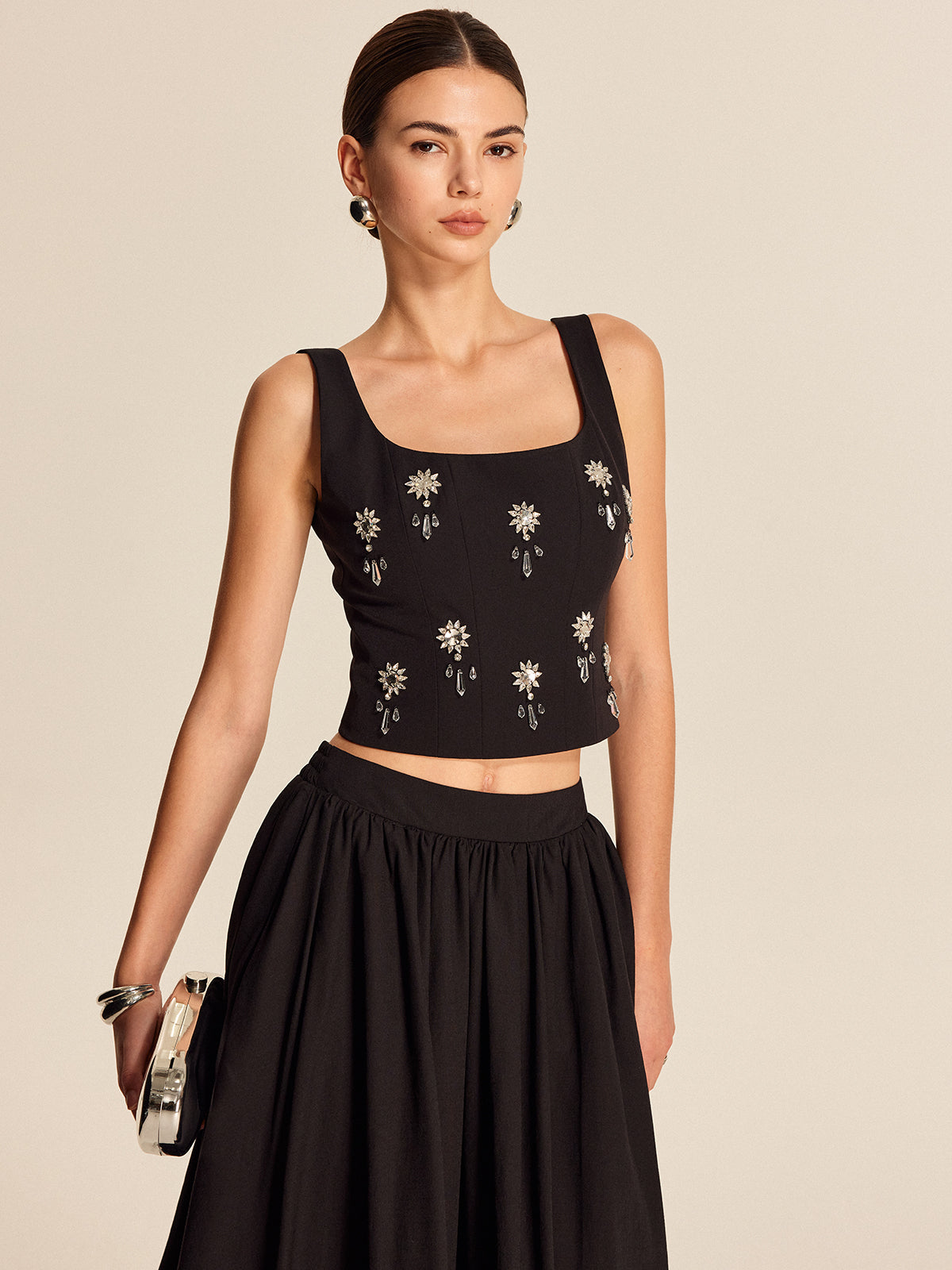 Çiçekli Kristal Sırt Fermuarlı Üst