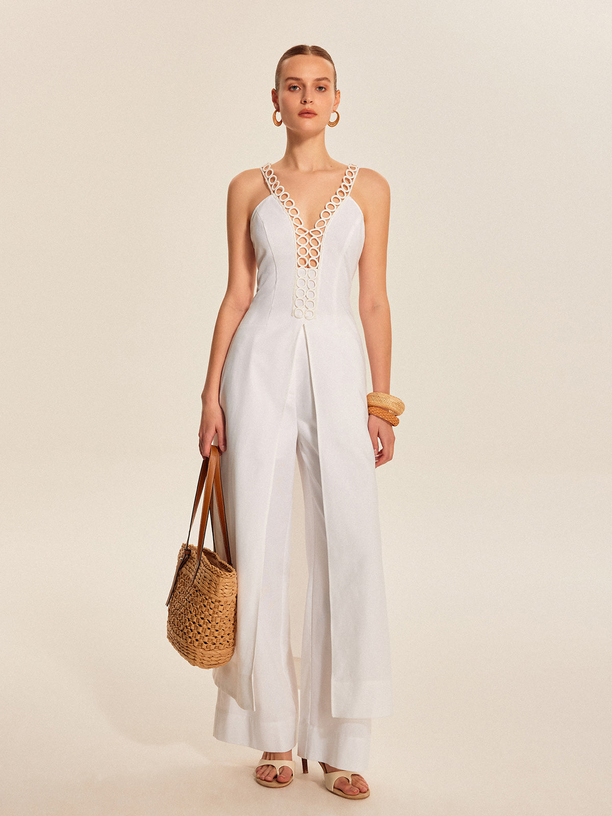 İçi Boş Bağcıklı V Yaka Üst