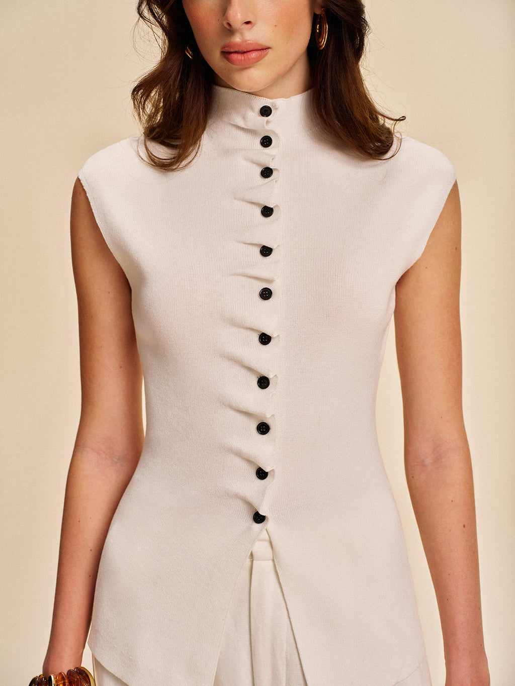 Düğmeli Ön Kolsuz Hırka