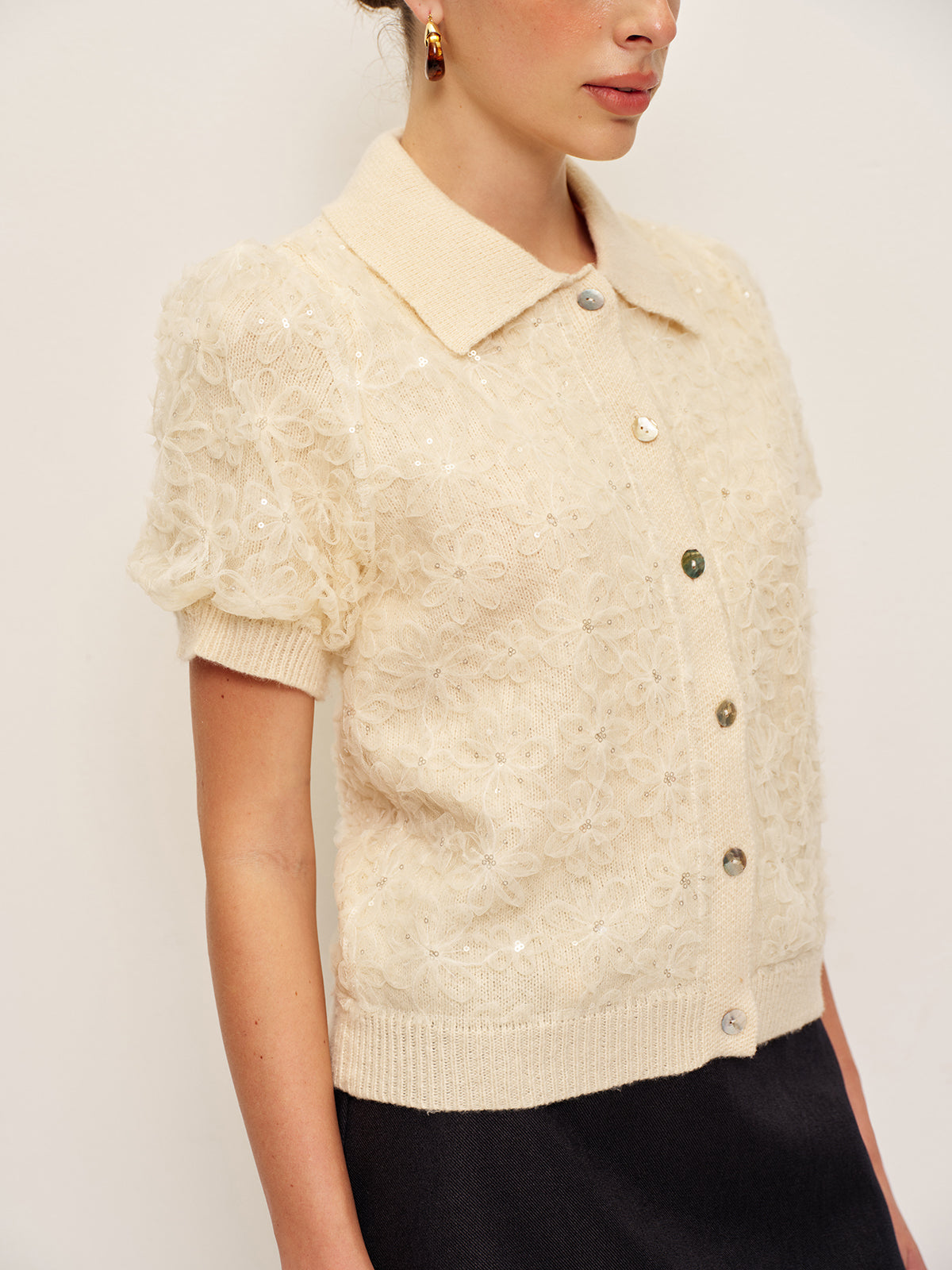 Payet İşlemeli Dantel Örgü Hırka