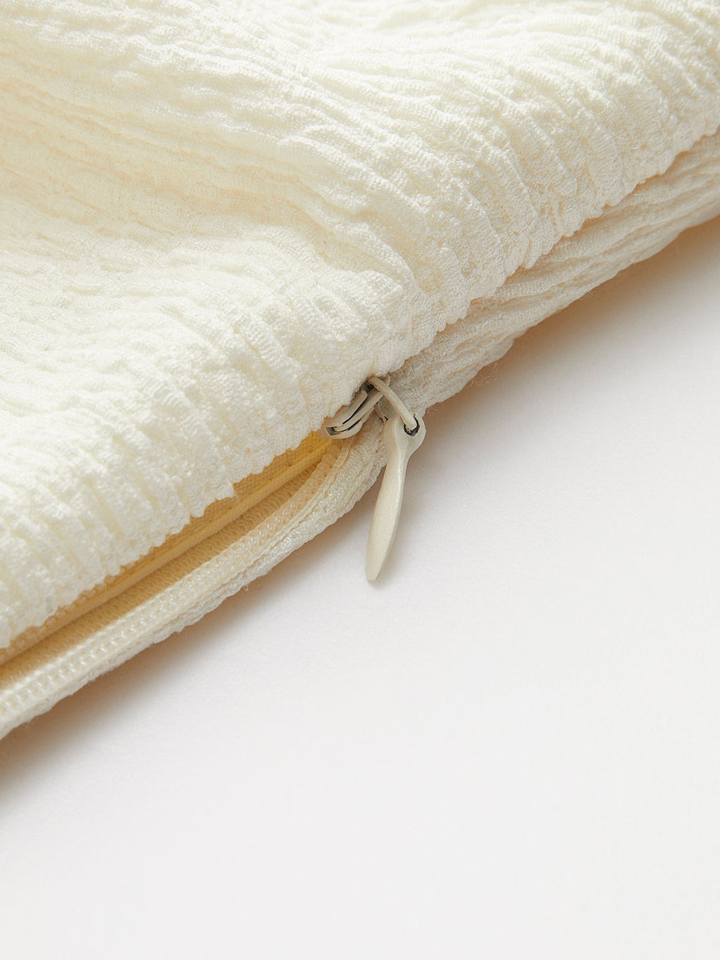 V Yaka Önden Düğümlü Kolsuz Üst