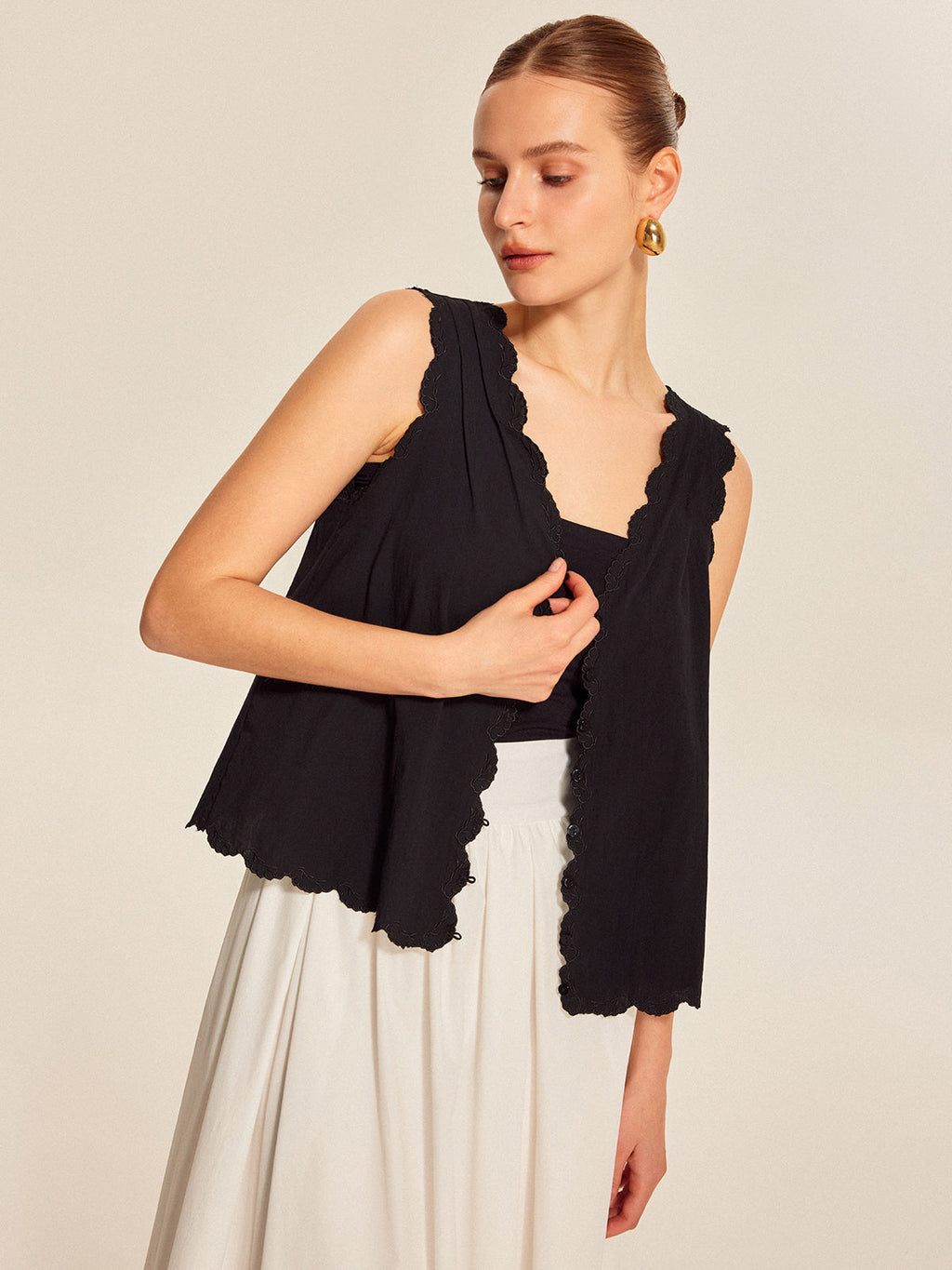 Dantel Kenarlı Taraklı Düğmeli Üst