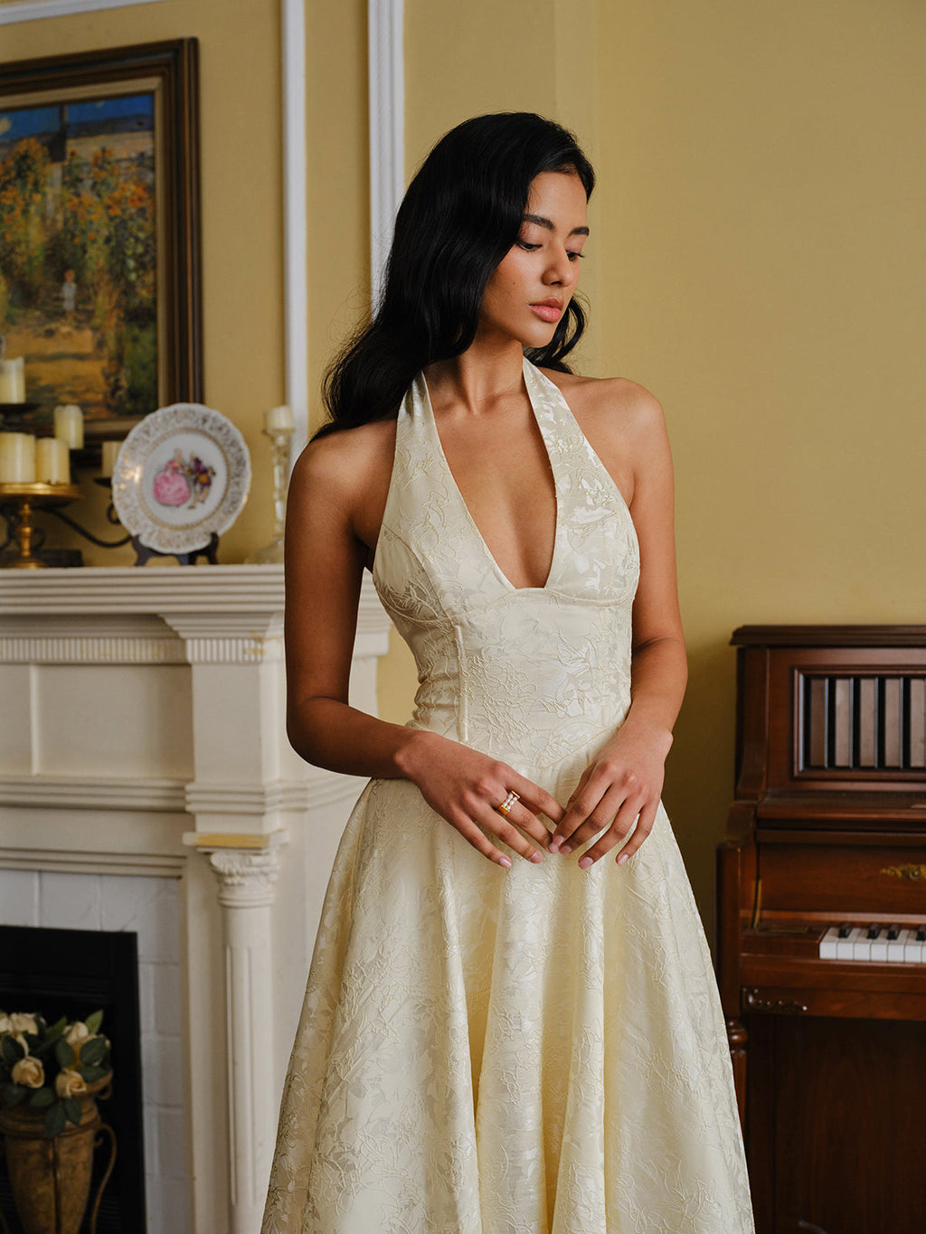 Vintage Halter Bağcıklı Sırt Elbisesi