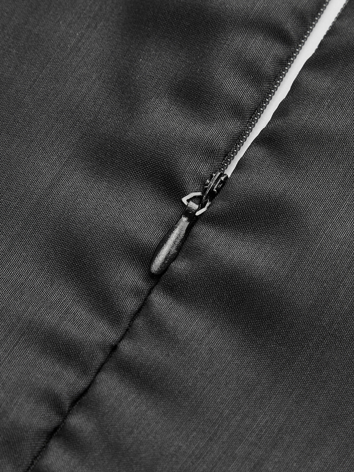 Çiçek Desenli Önden Bağcıklı Elbise