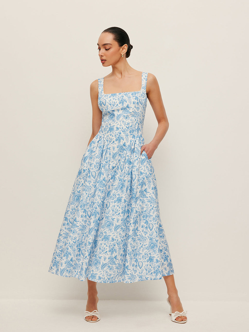 Cepli Kare Yaka Baskılı Elbise