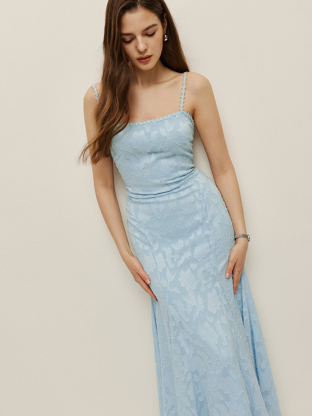 Bağcıklı Sırt Çiçekli Dantel Elbise