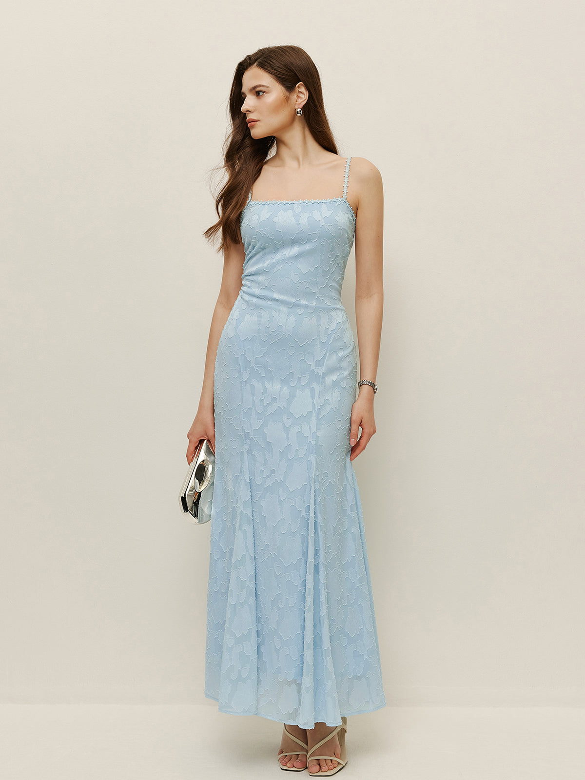 Bağcıklı Sırt Çiçekli Dantel Elbise