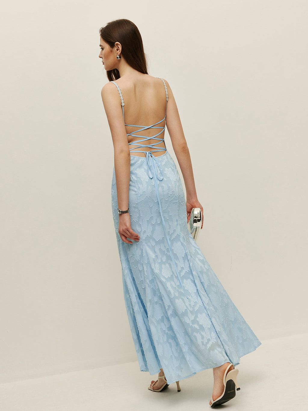 Bağcıklı Sırt Çiçekli Dantel Elbise