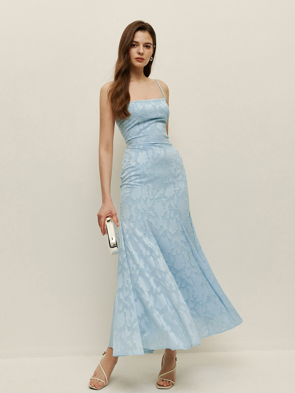 Bağcıklı Sırt Çiçekli Dantel Elbise