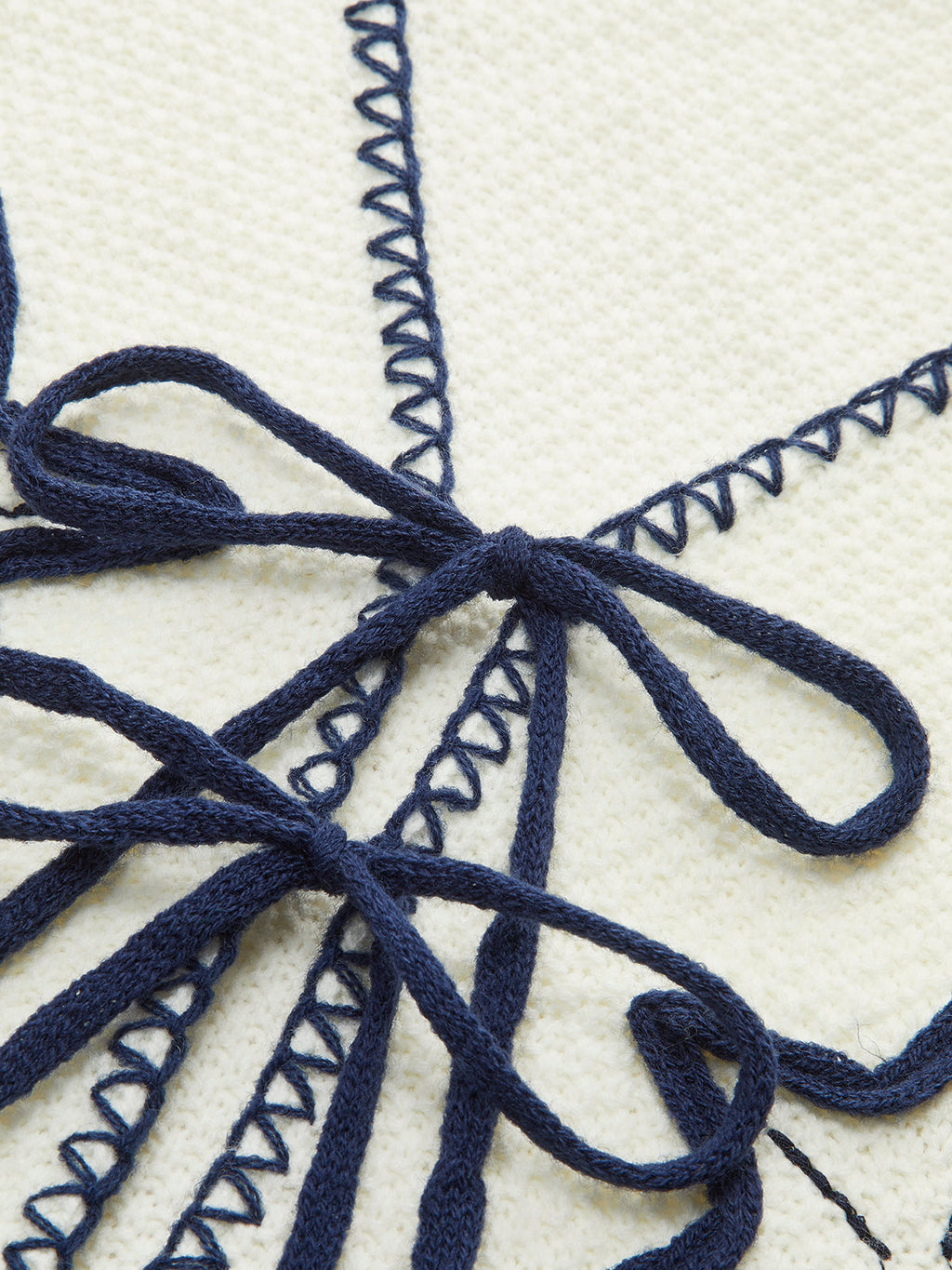 İşlemeli Örgü Önü Bağcıklı Yelek