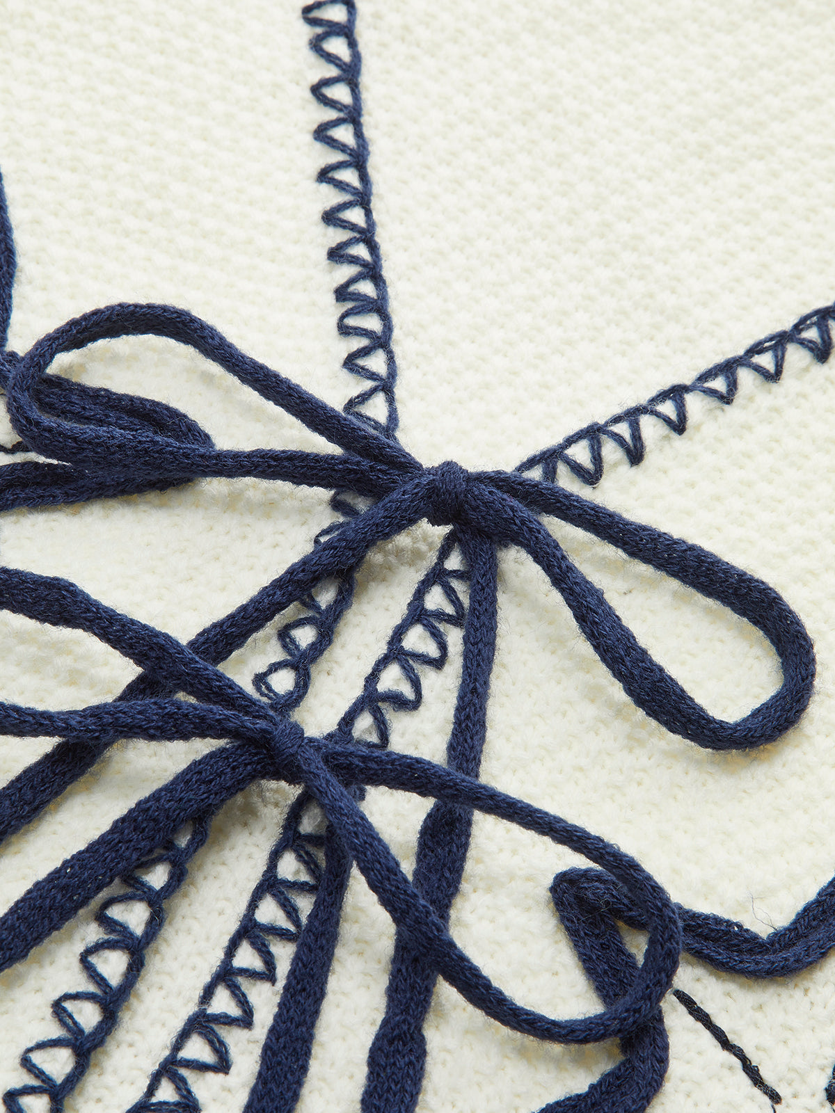 İşlemeli Örgü Önü Bağcıklı Yelek