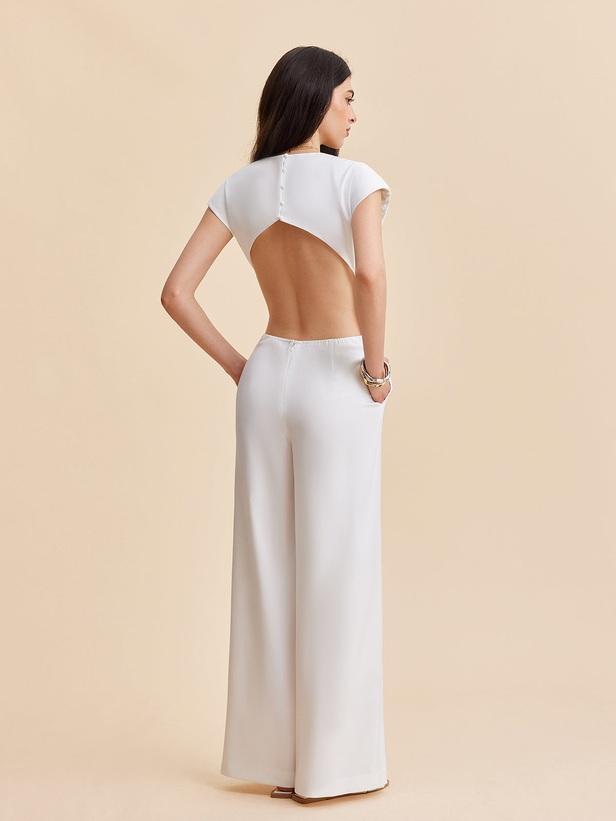 Kısa Kollu Düğmeli Sırtı Açık Tulum