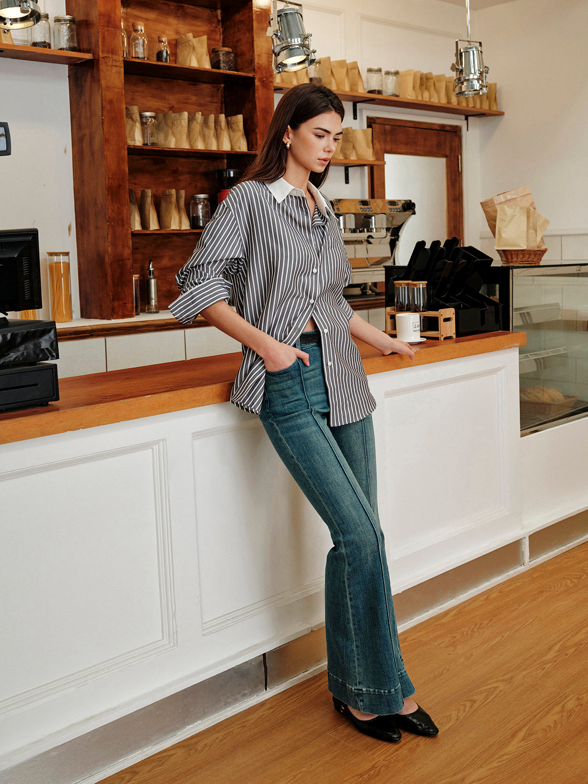 Çizgili Kontrast Yaka Düğmeli Gömlek