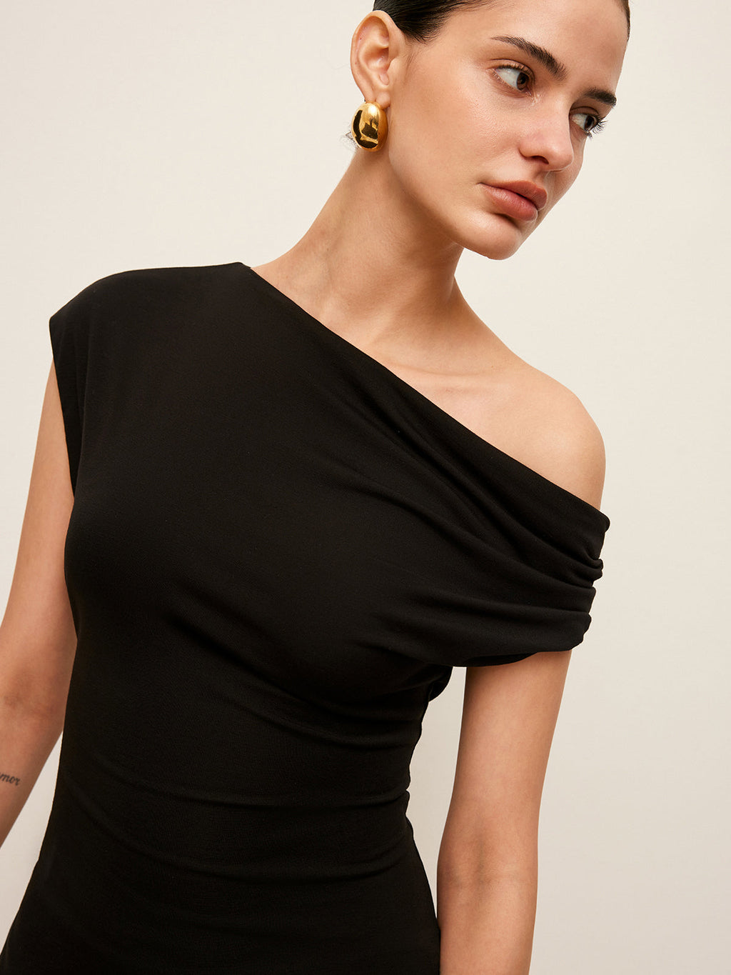 Asimetrik Yakalı Bölünmüş Bluz