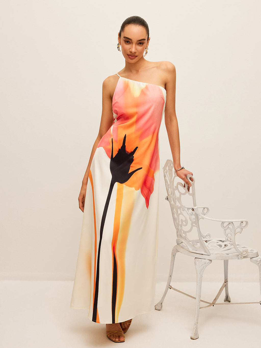 Asimetrik Çiçek Desenli Sırtı Bağlanmış Elbise