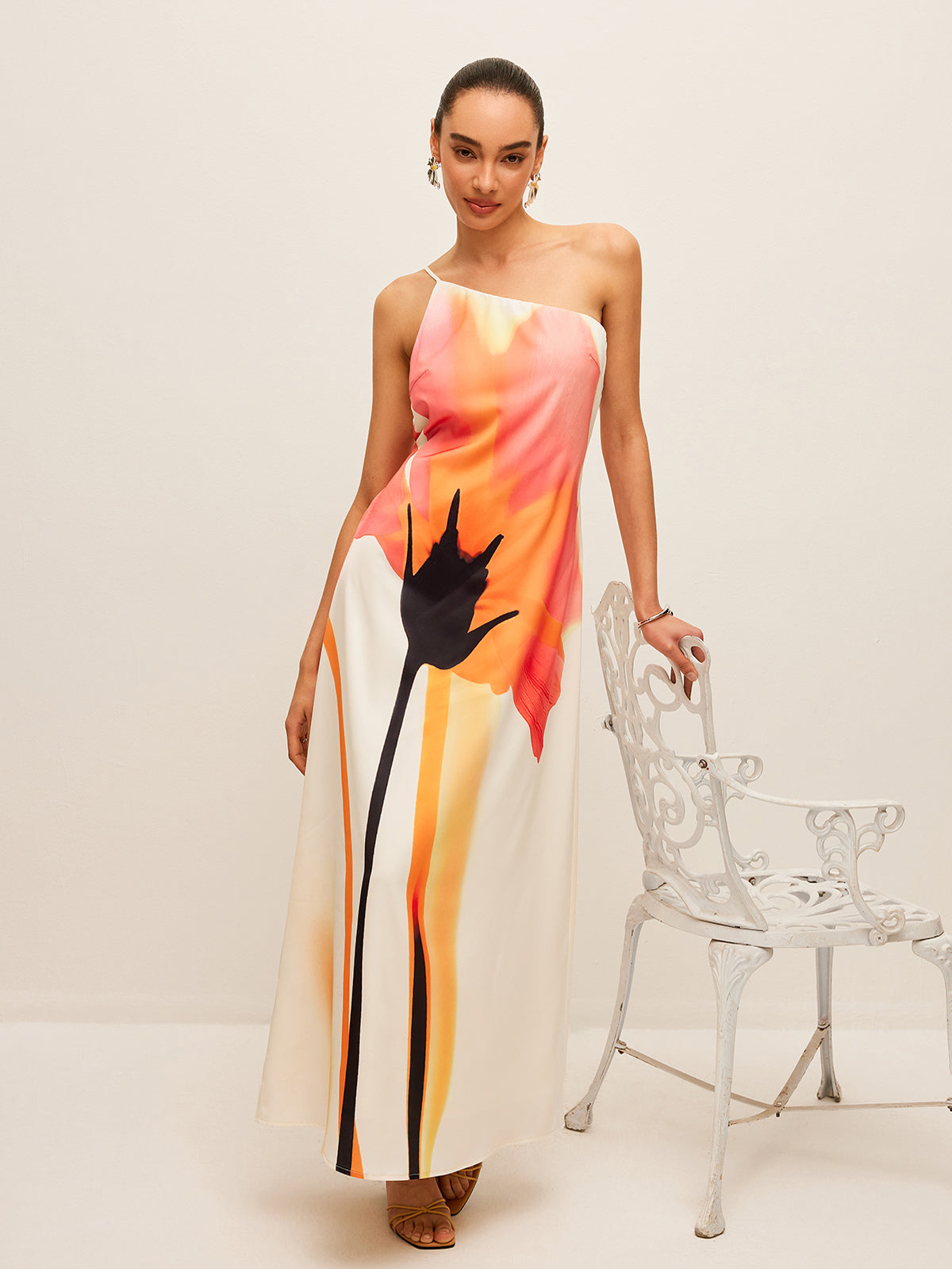 Asimetrik Çiçek Desenli Sırtı Bağlanmış Elbise