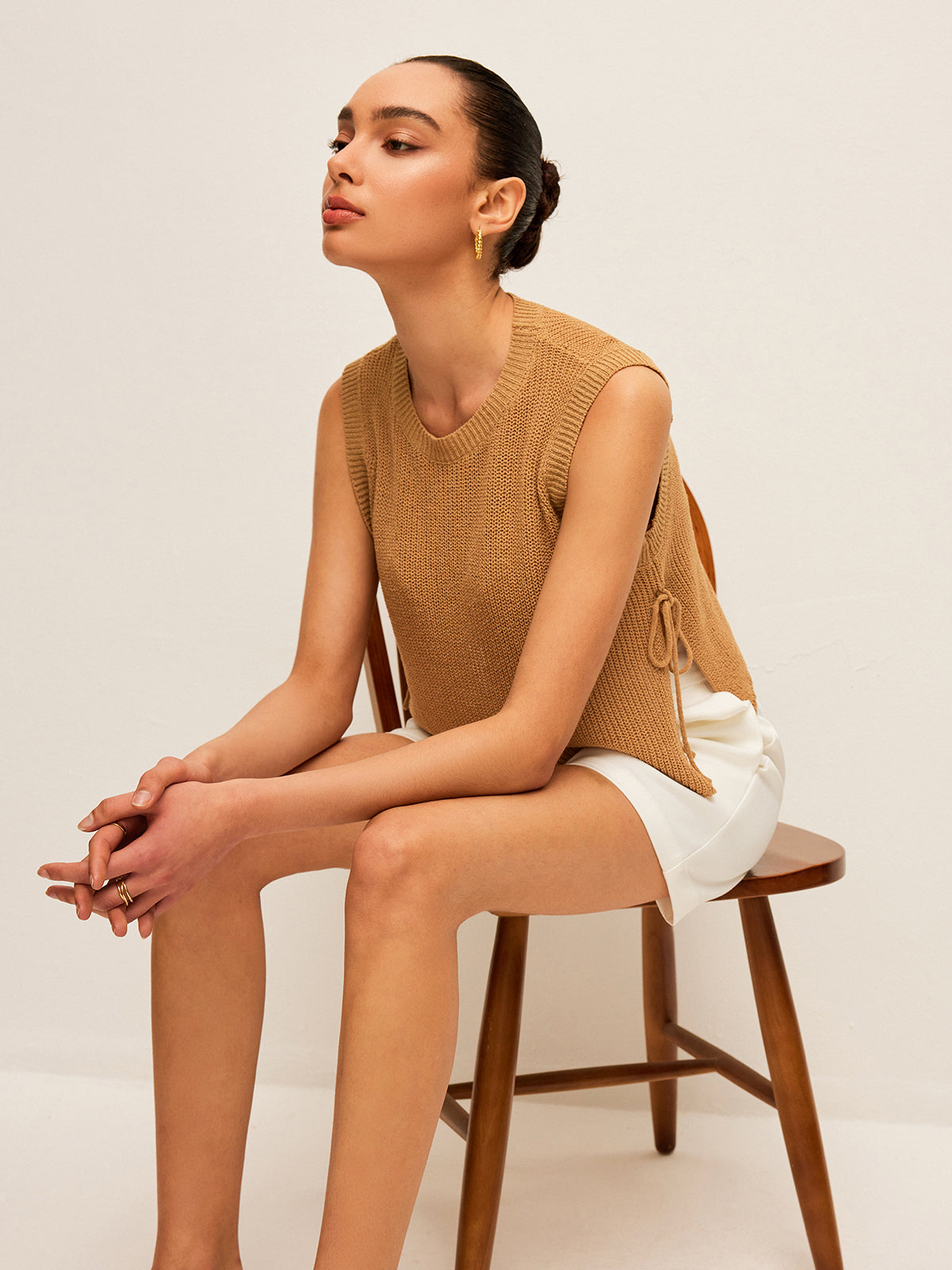 Yan Bağcık Detaylı Örme Kolsuz Üst