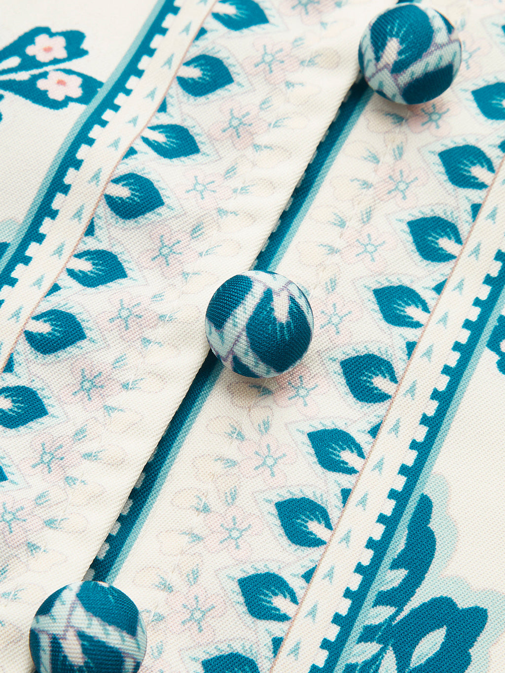 Baskılı Düğme Detaylı Kemerli Elbise