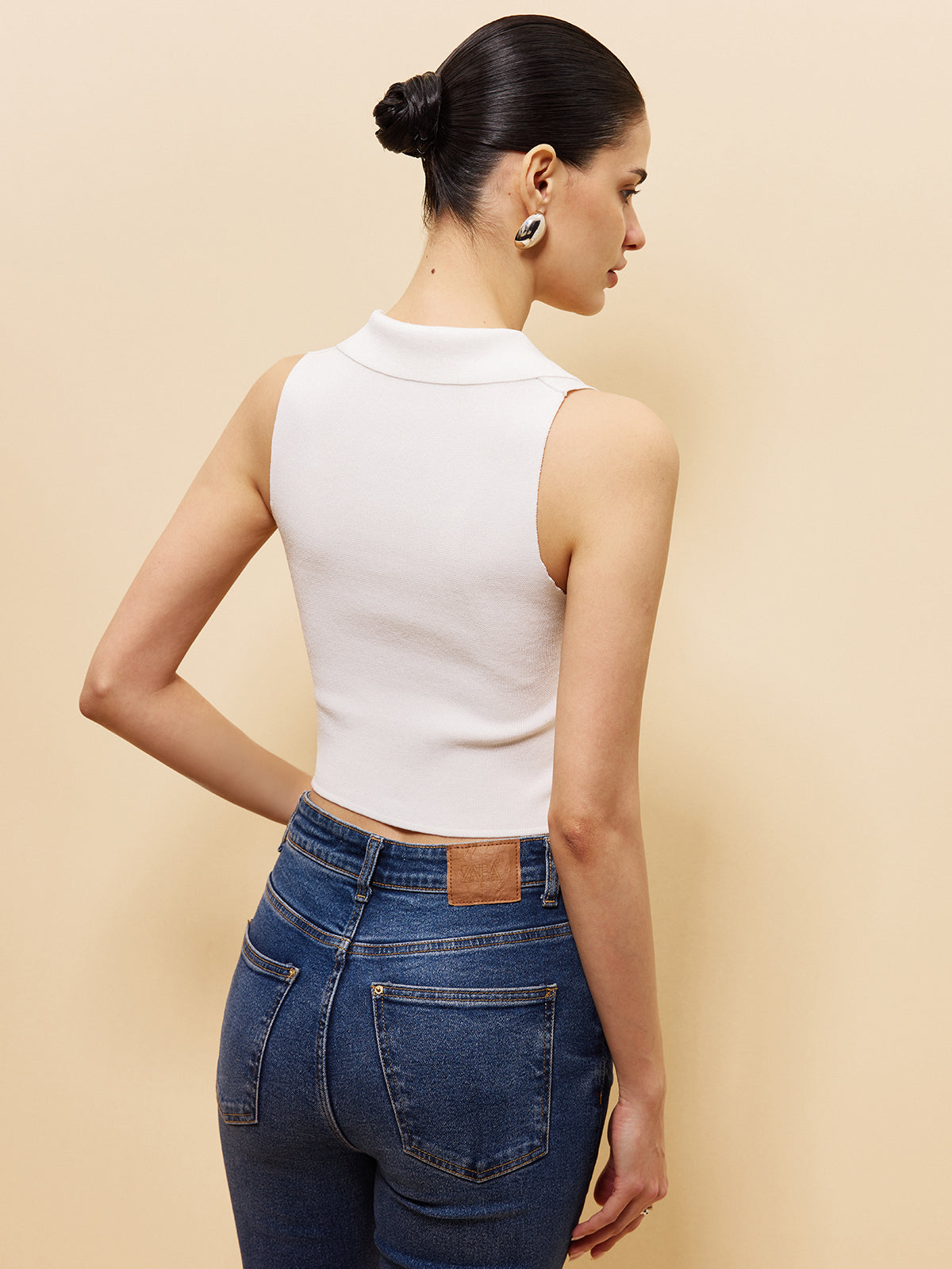 Kolsuz Önü Düğmeli Kırpılmış Kazak Yelek