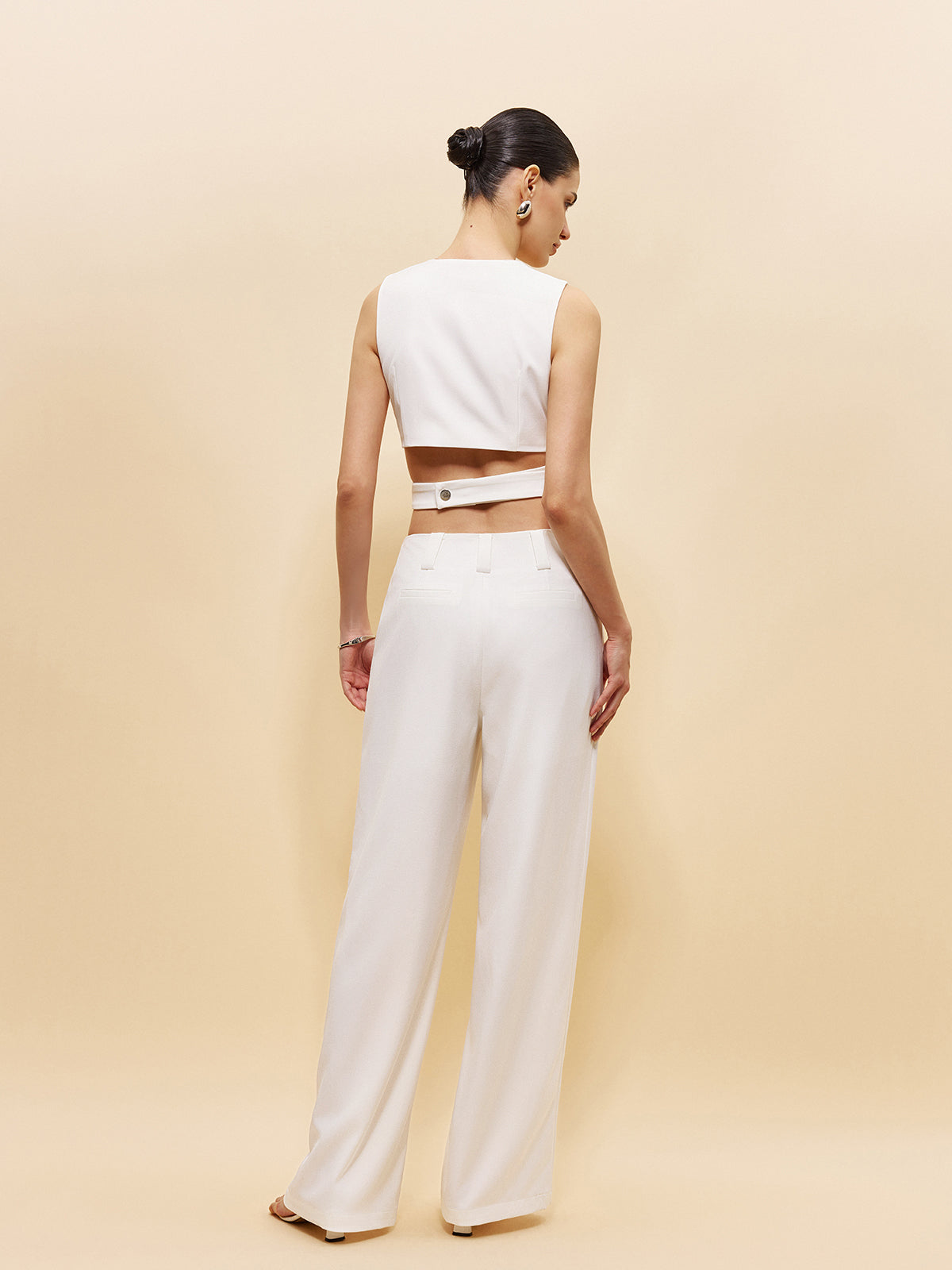 Yan Halka Detaylı V Yaka Kısa Üst