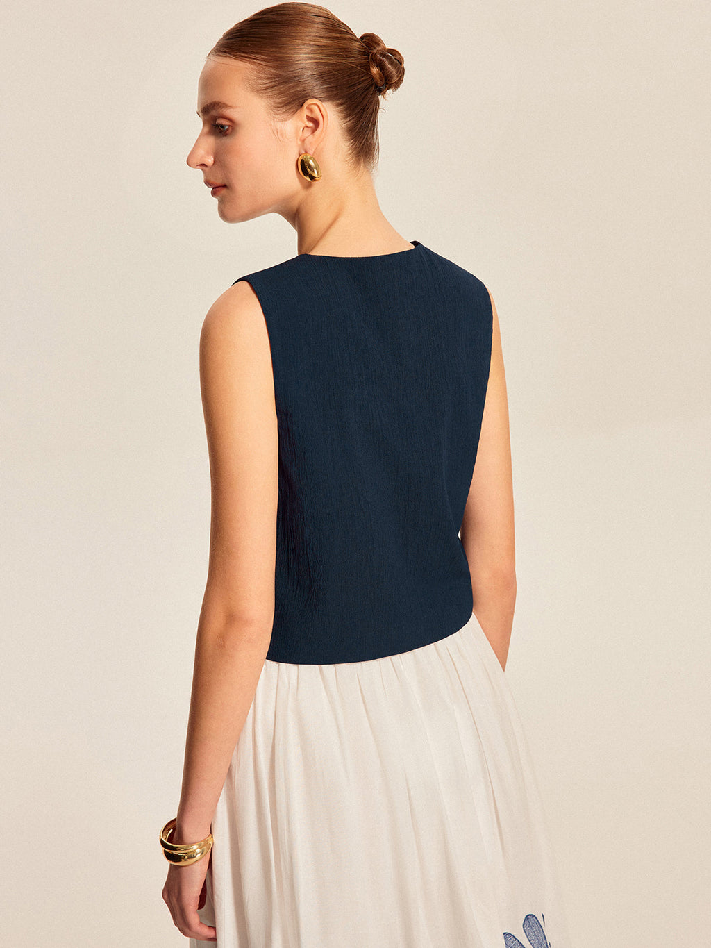 Önü Bağlamalı Boncuklu Kolsuz Üst