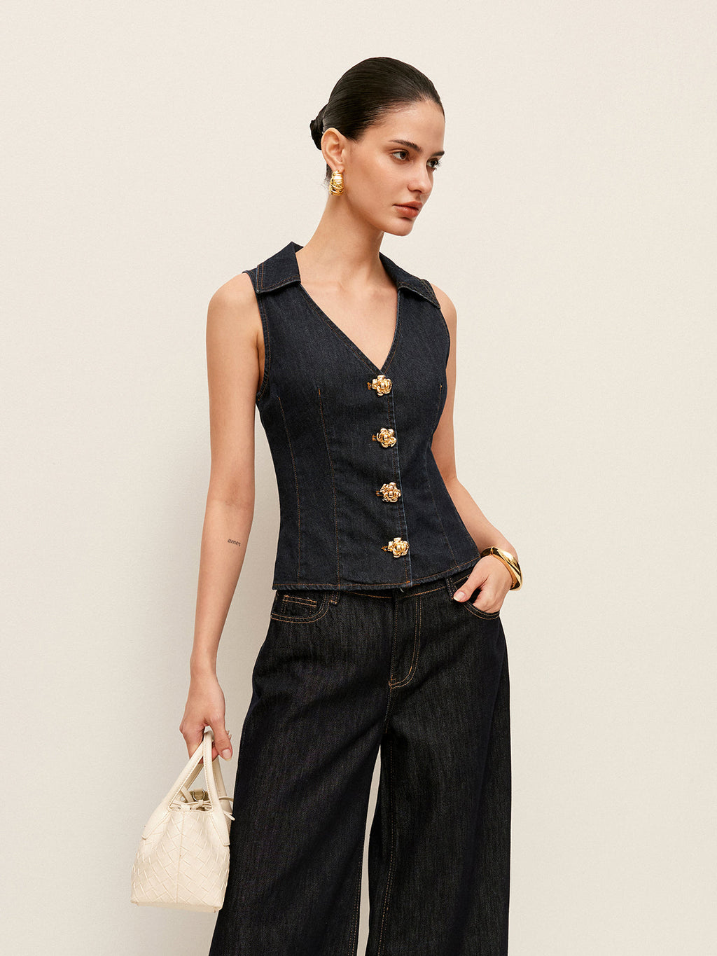 Çiçek Düğme Detaylı Kot Yaka Yelek