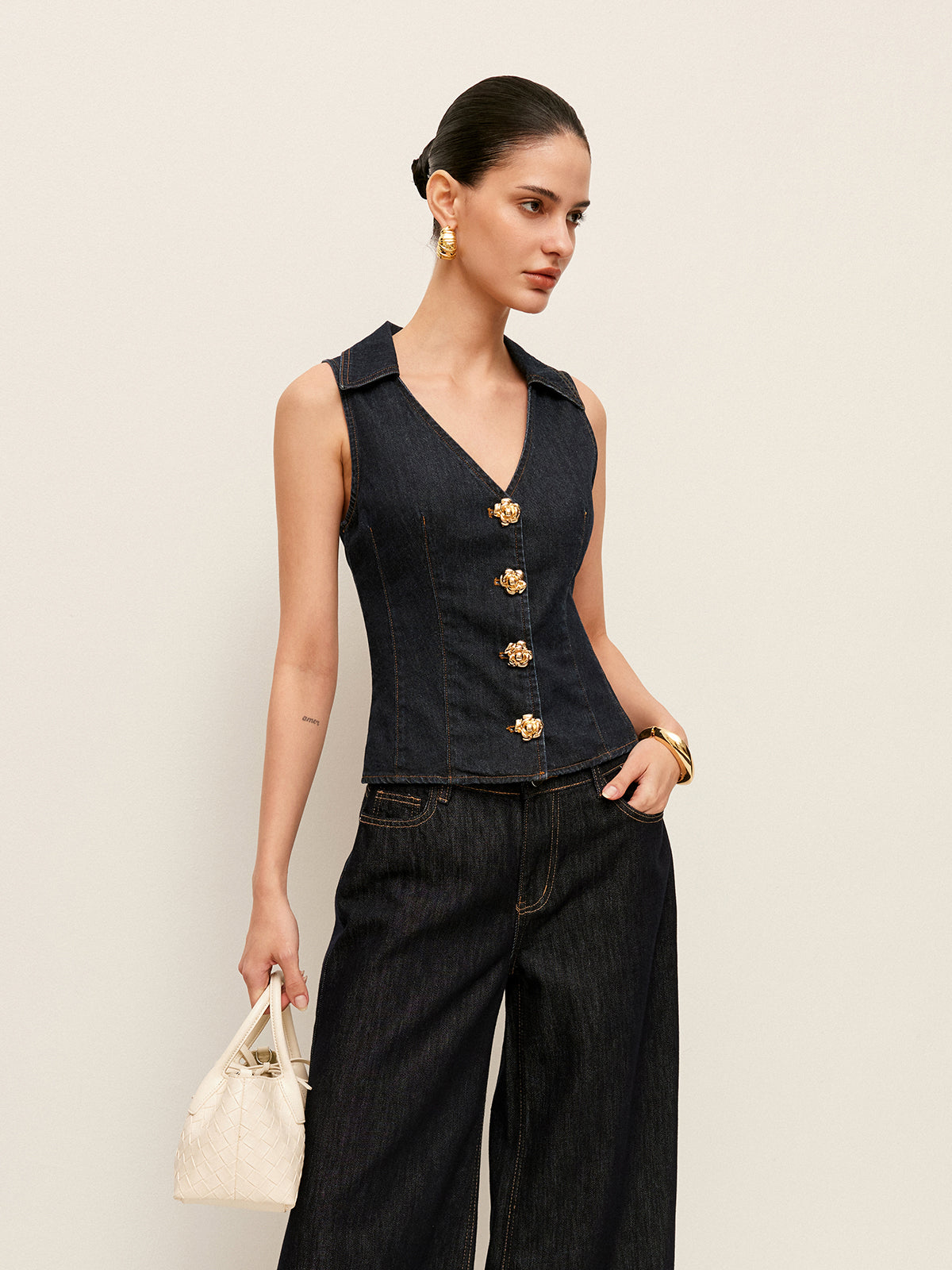 Çiçek Düğme Detaylı Kot Yaka Yelek